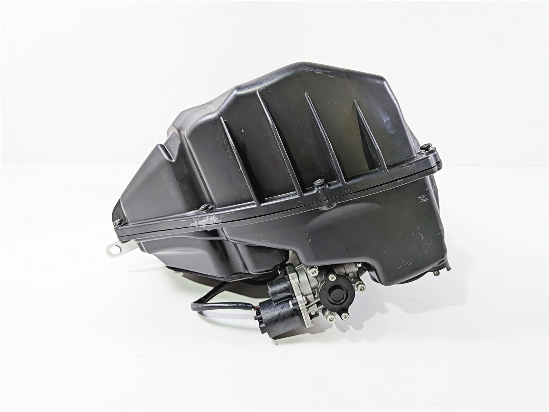 2016 Yamaha YZF R1 RN32 Air Box Cleaner & Injectors 2CR-14411-00-00 {{ shop.shopifyCountryName }} - Mototech271