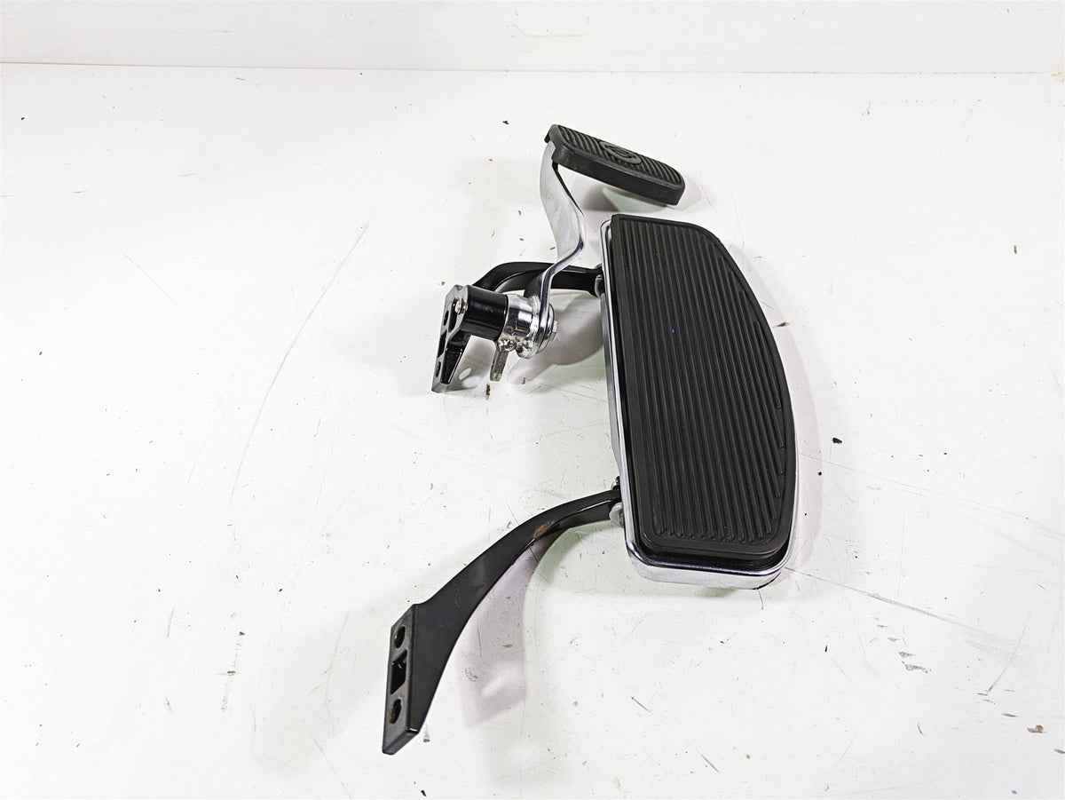 2012 Harley FLD Dyna Switchback Right Floorboard & Brake Pedal 54172-12 B {{ shop.shopifyCountryName }} - Mototech271