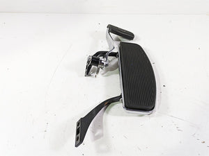 2012 Harley FLD Dyna Switchback Right Floorboard & Brake Pedal 54172-12 B | Mototech271