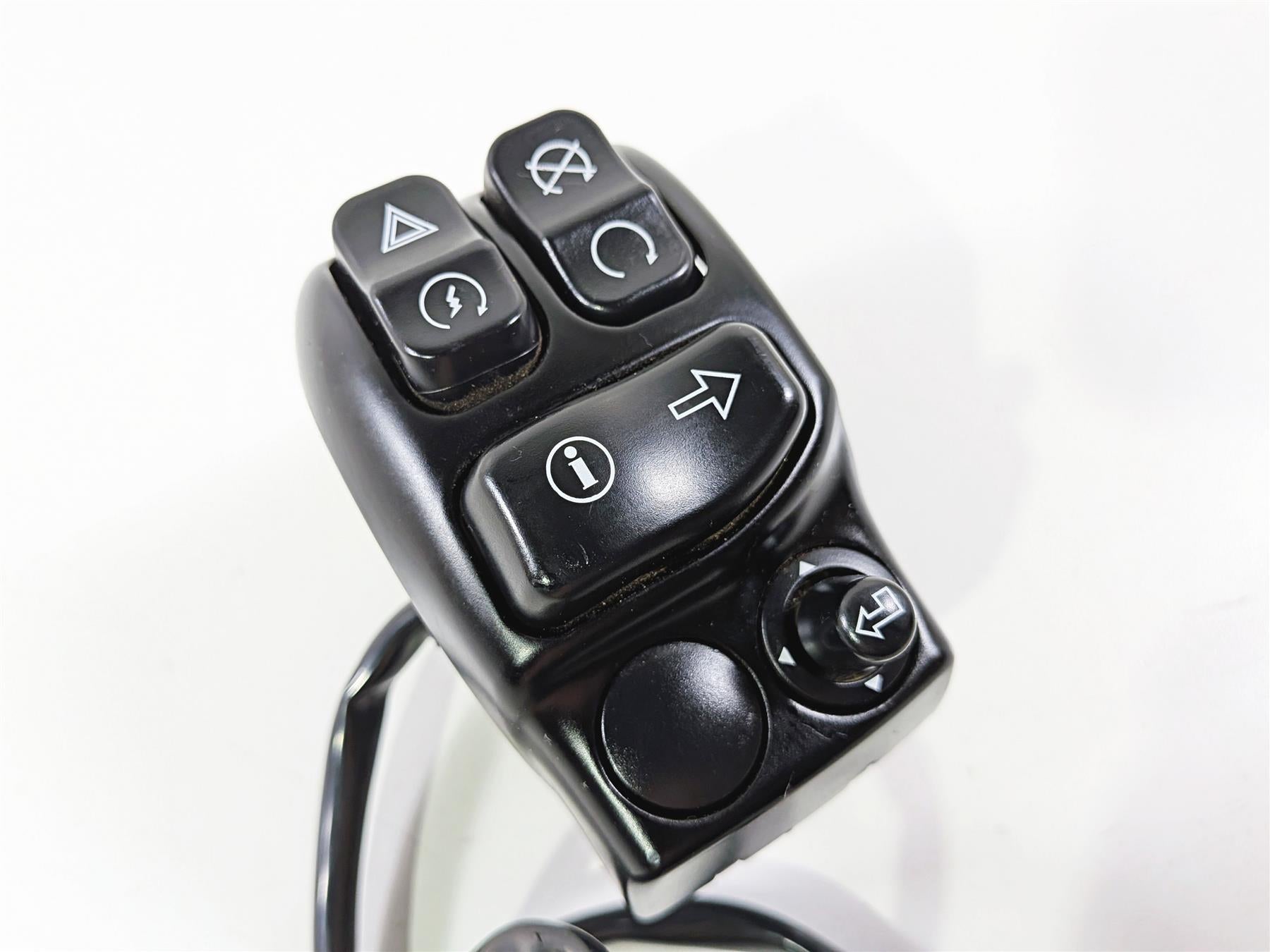 2018 Harley FLHTCU Touring Electra Glide Right Hand Control Switch 71500129C-Mototech271
