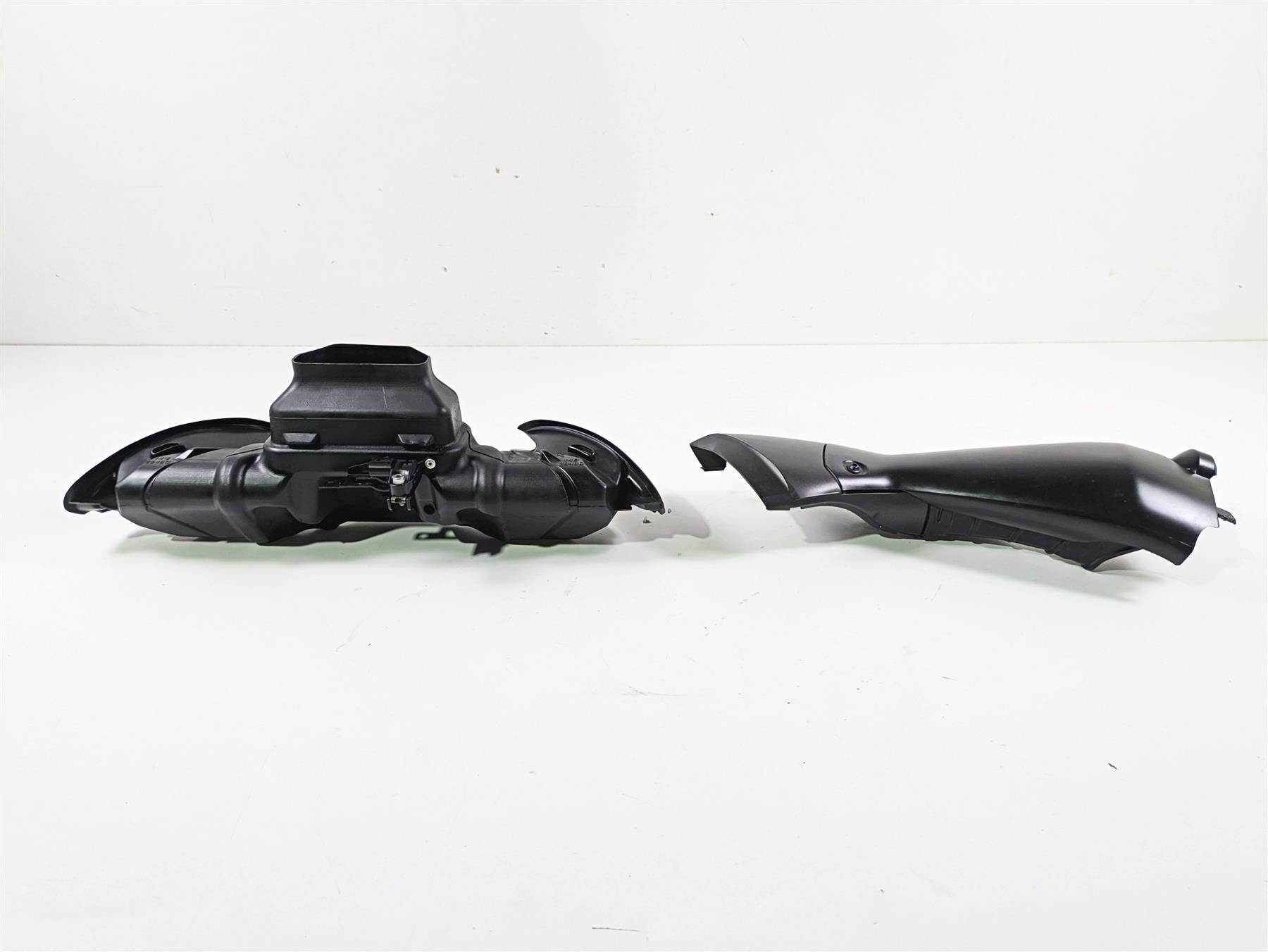 2014 Yamaha YZFR1 R1 RN22 Front Air Intake Duct Ram Scoop Set 14B-2845D-10-00 {{ shop.shopifyCountryName }} - Mototech271