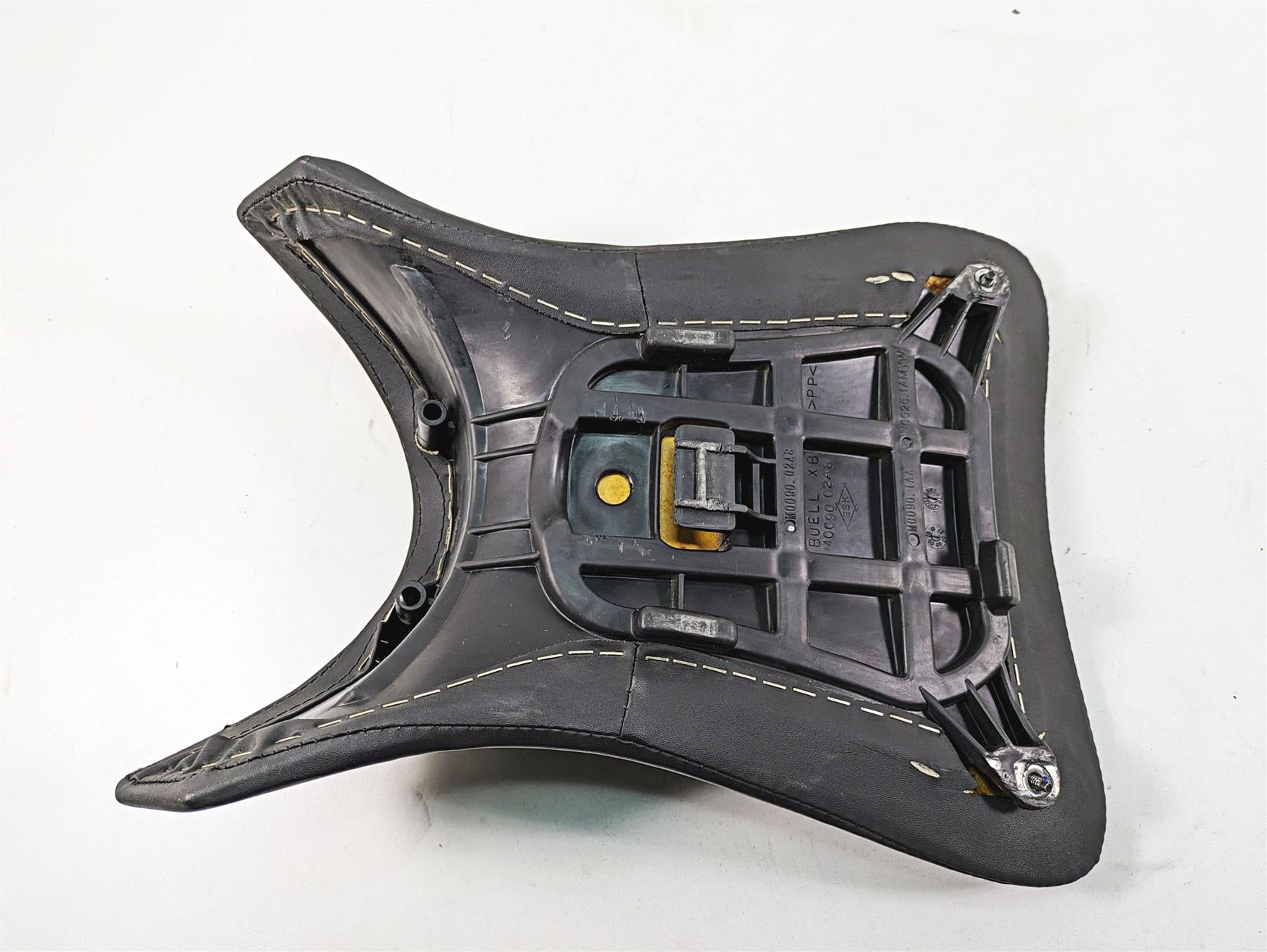 2008 Buell 1125 R Front Rider Driver Seat Saddle - Read M0090.02A8 {{ shop.shopifyCountryName }} - Mototech271