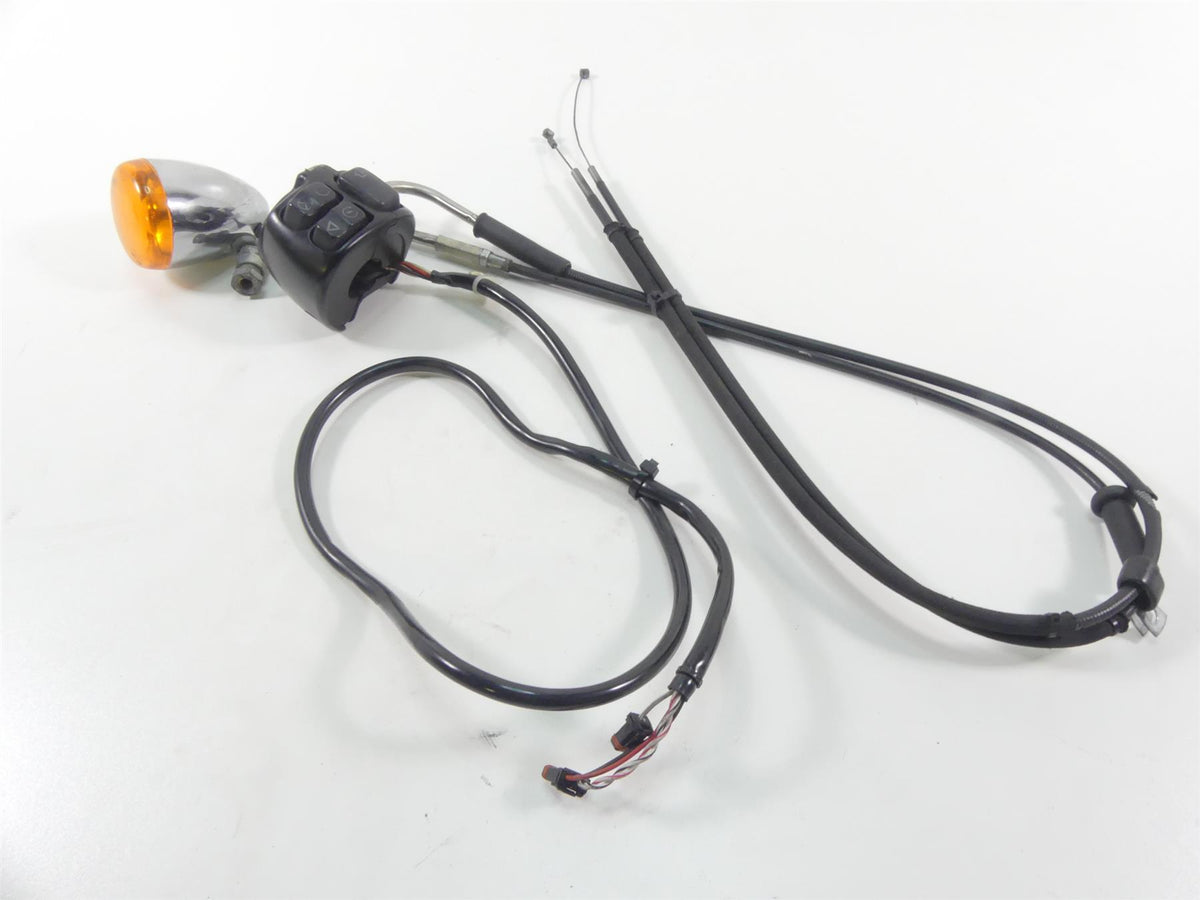2017 Harley Dyna FXDB Street Bob Right Hand Control Switch & Blinker 71500360 {{ shop.shopifyCountryName }} - Mototech271