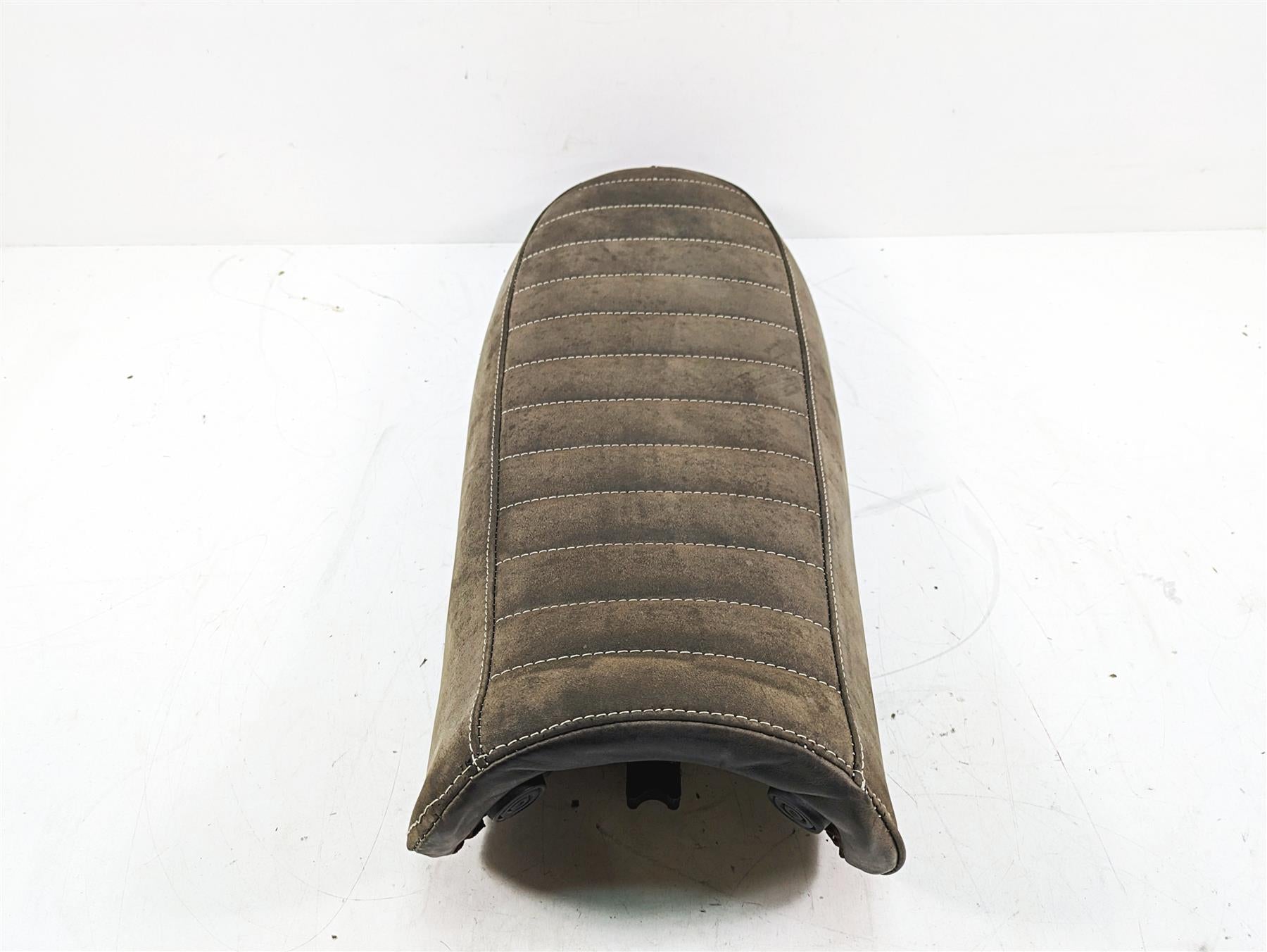 2013 Moto Guzzi V7 750 Stone Nice Recovered Brown Seat Saddle 978931 {{ shop.shopifyCountryName }} - Mototech271