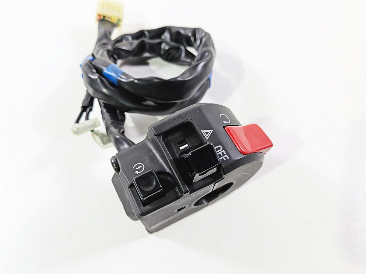 2025 Yamaha YZF R7 Right Side Start Stop Hand Control Switch BEB-83963-00-00 {{ shop.shopifyCountryName }} - Mototech271