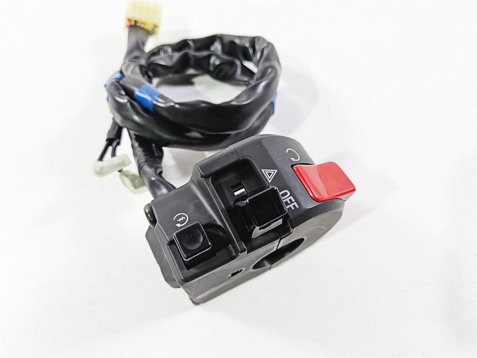 2025 Yamaha YZF R7 Right Side Start Stop Hand Control Switch BEB-83963-00-00 {{ shop.shopifyCountryName }} - Mototech271