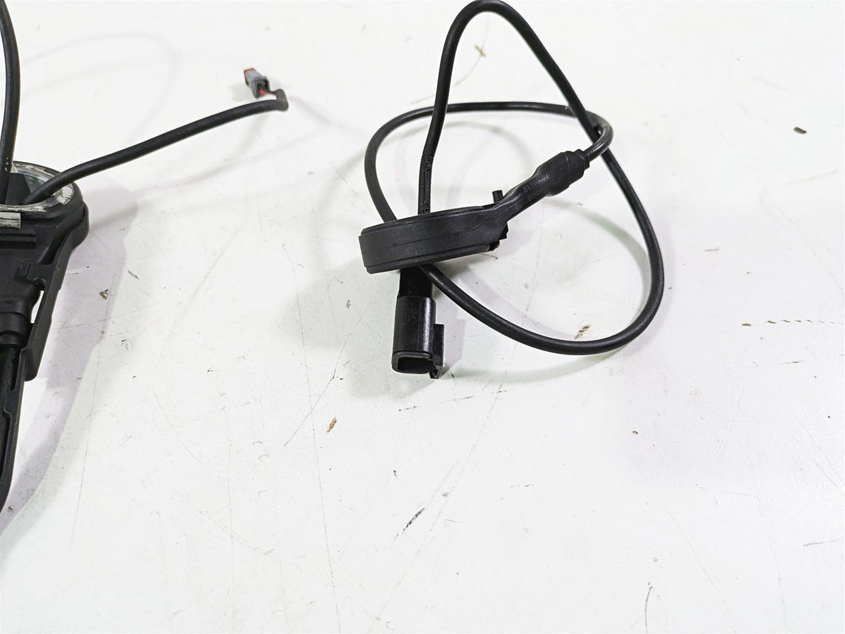 2018 Harley Softail FXFBS Fat Bob Abs Brake Wheel Speed Sensor Set 41100076 {{ shop.shopifyCountryName }} - Mototech271
