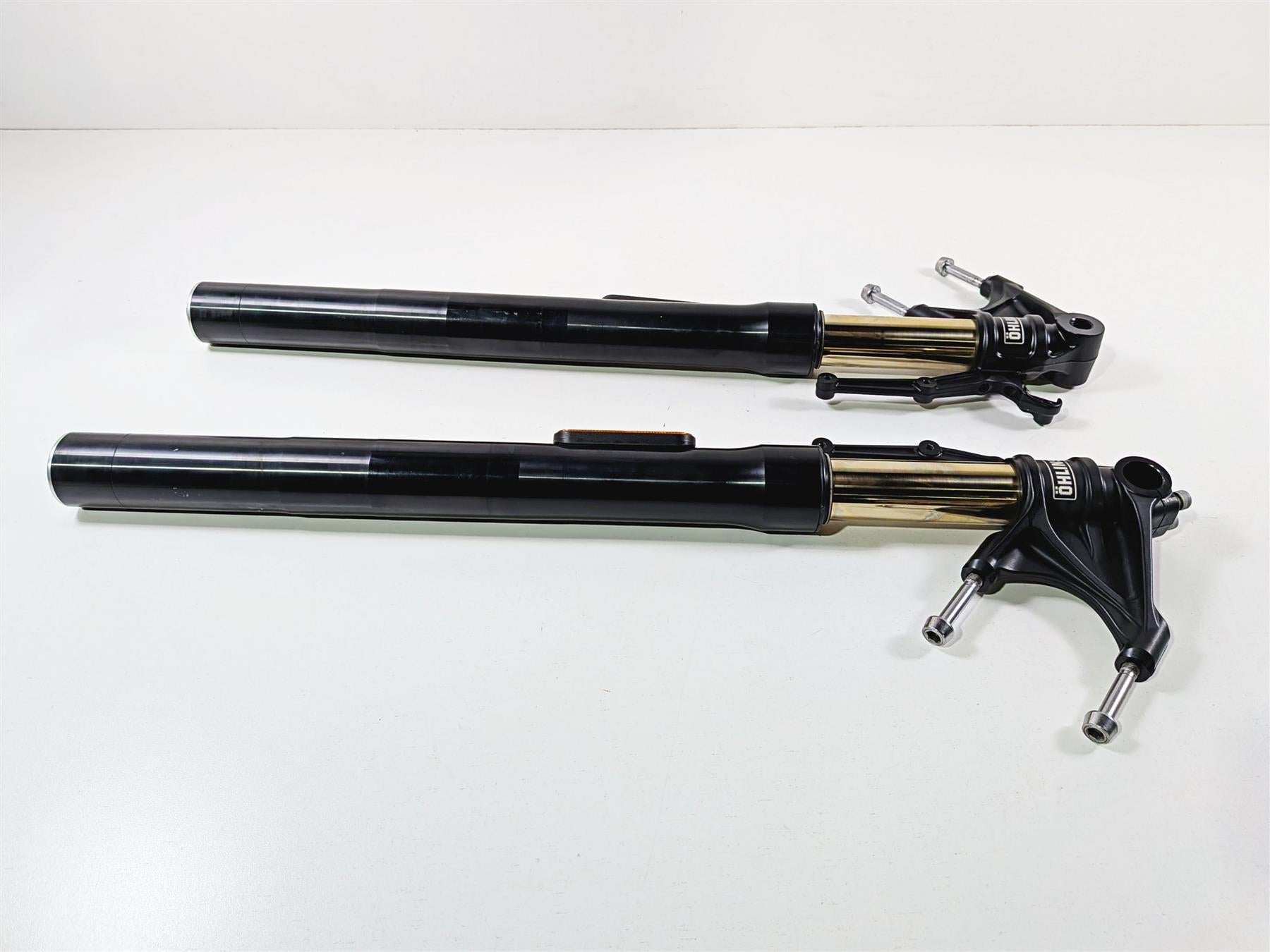 2019 Triumph Speed Triple RS 1050 Black Ohlins Front Fork Legs T2044034 T2044036 {{ shop.shopifyCountryName }} - Mototech271