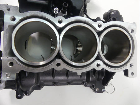 2020 Triumph Speed Triple RS 1050 Crank Case Crankcase Motor Piston T1162225 {{ shop.shopifyCountryName }} - Mototech271