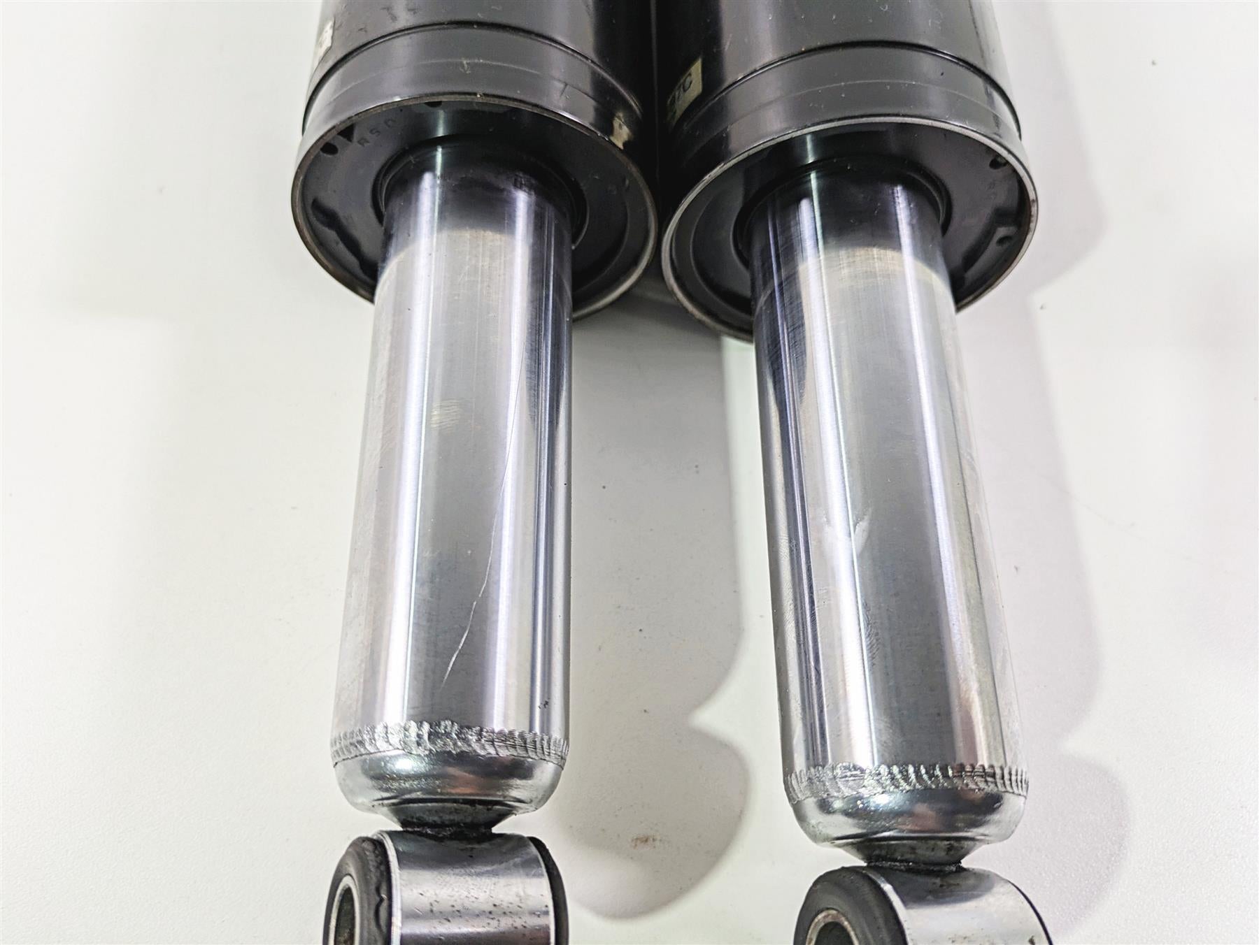 2005 Harley Touring FLHRI Road King Rear Shock Damper Set 13" 54565-97C {{ shop.shopifyCountryName }} - Mototech271