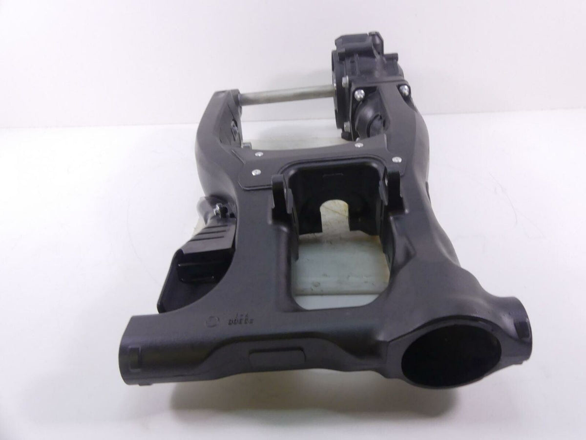 2019 Yamaha VMX17 V-Max 1700 Swingarm Swing Arm Differential Read 2S3-46101-10-0 {{ shop.shopifyCountryName }} - Mototech271
