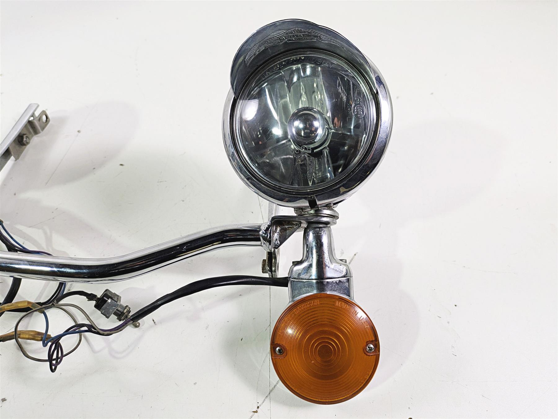 2004 Harley Softail FLSTF Fat Boy Front Spot Lights & Blinker For Parts 68972-00 {{ shop.shopifyCountryName }} - Mototech271