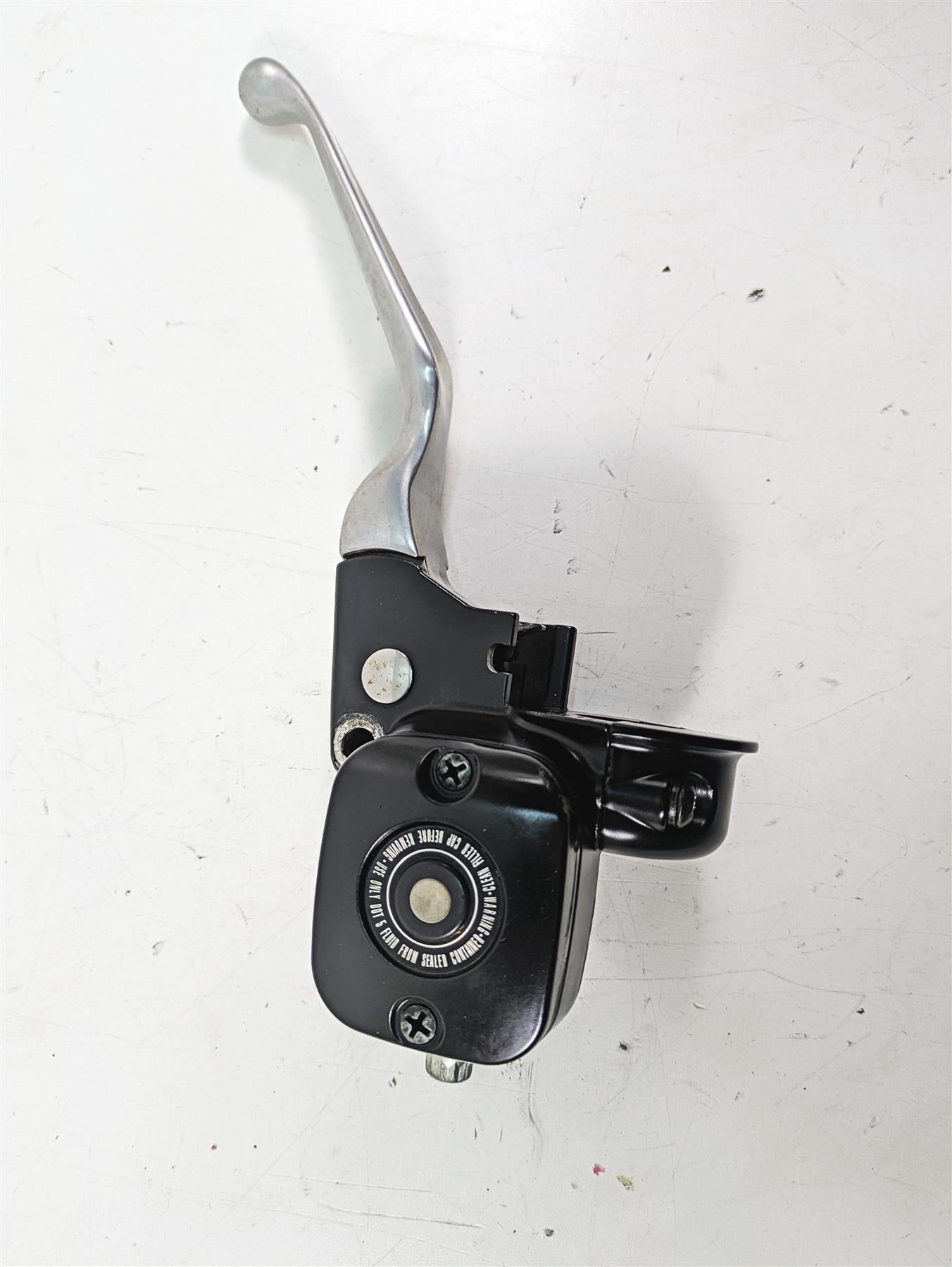 2000 Harley FXSTS Softail Springer Front Brake Master Cylinder 9/16 45019-96F {{ shop.shopifyCountryName }} - Mototech271
