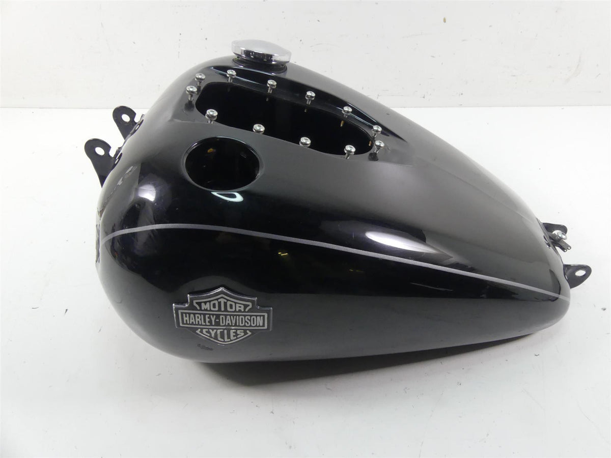 2010 Harley FXDWG Dyna Wide Glide Fuel Gas Petrol Tank - Dented 61593-10 {{ shop.shopifyCountryName }} - Mototech271