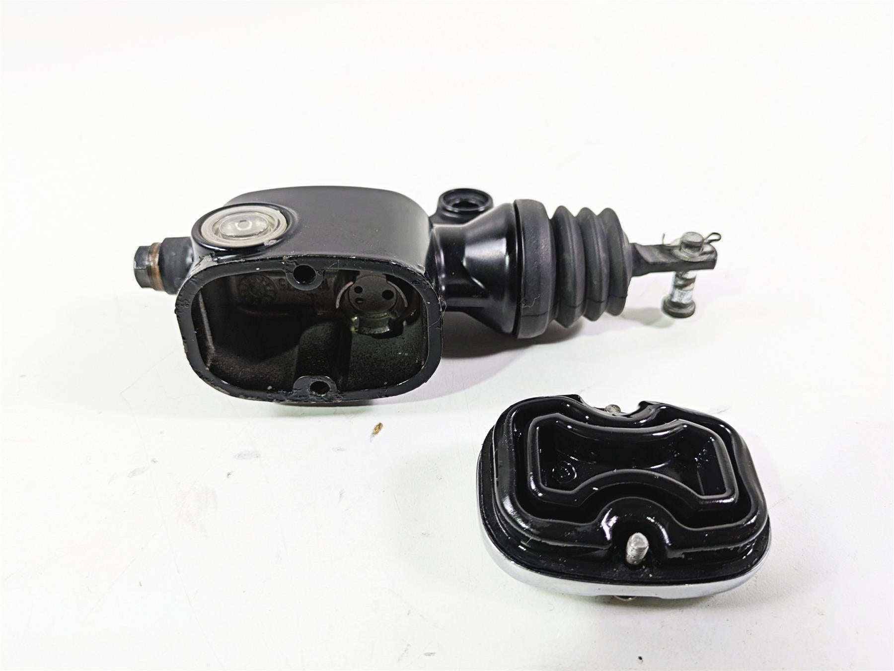 2011 Harley Touring FLHTCUSE CVO E-Glide Rear Brake Master Cylinder 46459-08B {{ shop.shopifyCountryName }} - Mototech271
