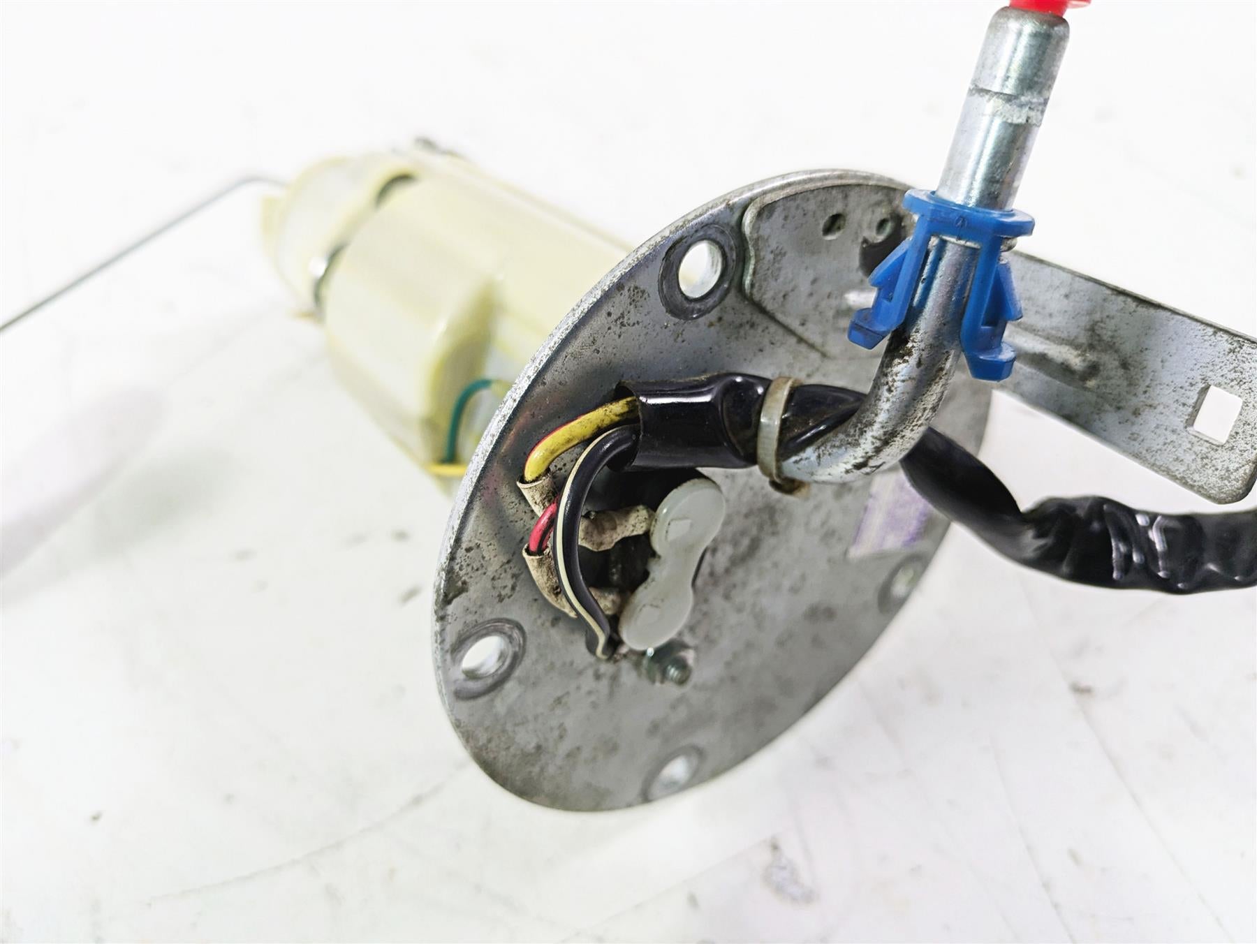 2016 Suzuki GSXR1000 Fuel Gas Petrol Pump - Tested 15100-47H10 {{ shop.shopifyCountryName }} - Mototech271