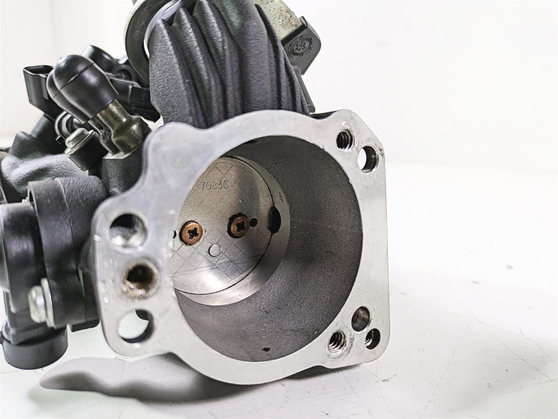 2015 Harley FXDL Dyna Low Rider Throttle Body Fuel Injectors 27708-06B 27708-10A {{ shop.shopifyCountryName }} - Mototech271
