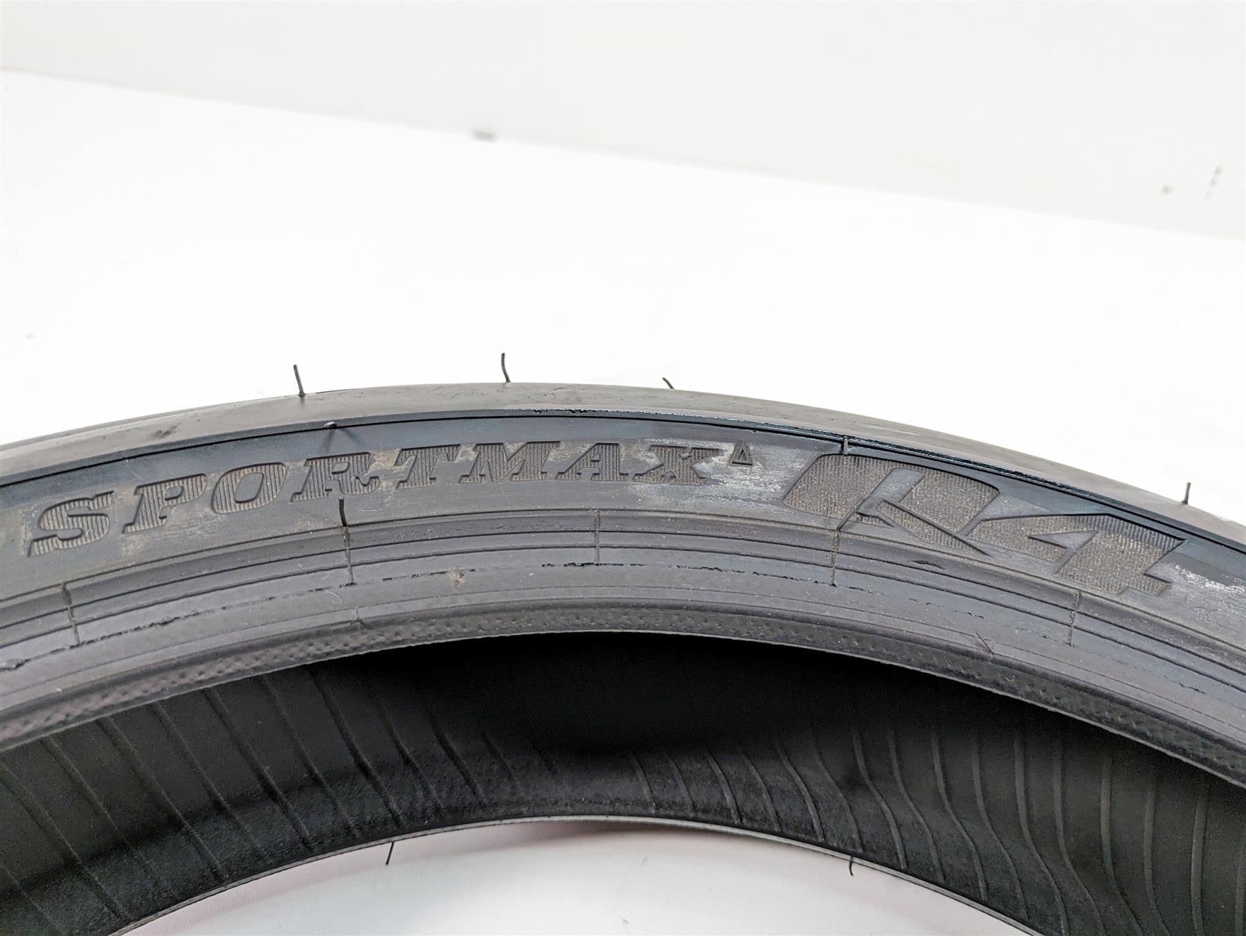Used Front Motorcycle Tire Dunlop Sportmax Q4 120/70R17 45233176 {{ shop.shopifyCountryName }} - Mototech271