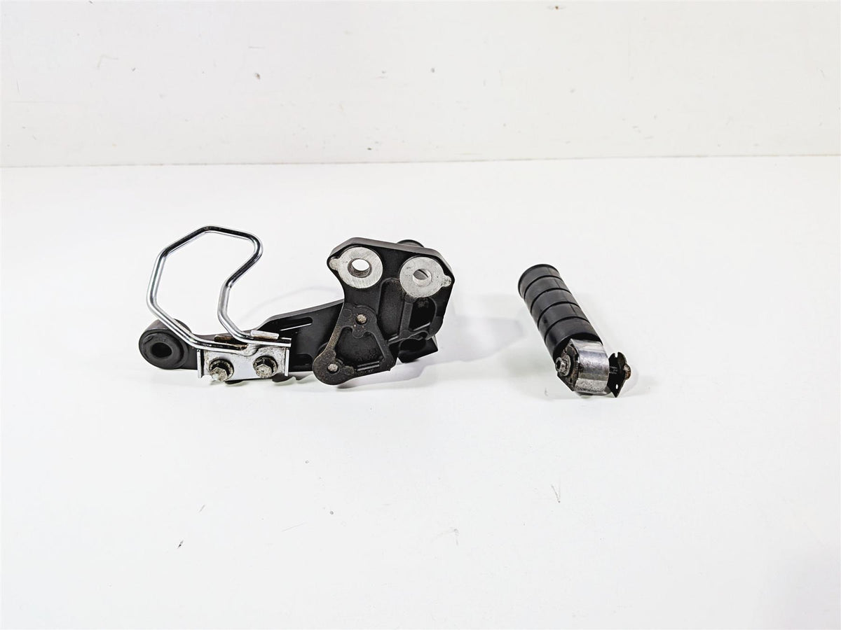 2012 Yamaha XV1900 Raider S Right Rear Passenger Footpeg & Mount 5C7-27440-00-00 {{ shop.shopifyCountryName }} - Mototech271