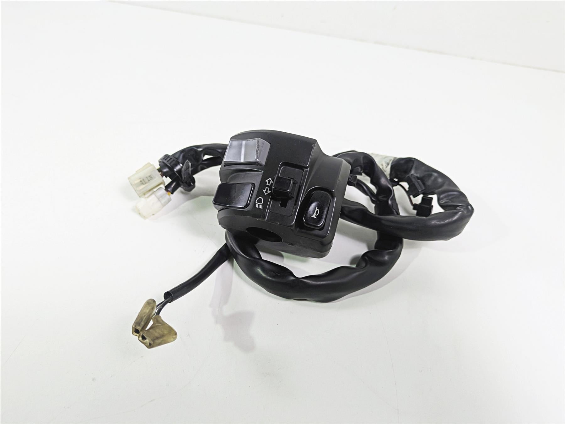 2014 Yamaha YZFR1 R1 RN22 Left Hand Control Switch 1KB-83972-00-00 {{ shop.shopifyCountryName }} - Mototech271