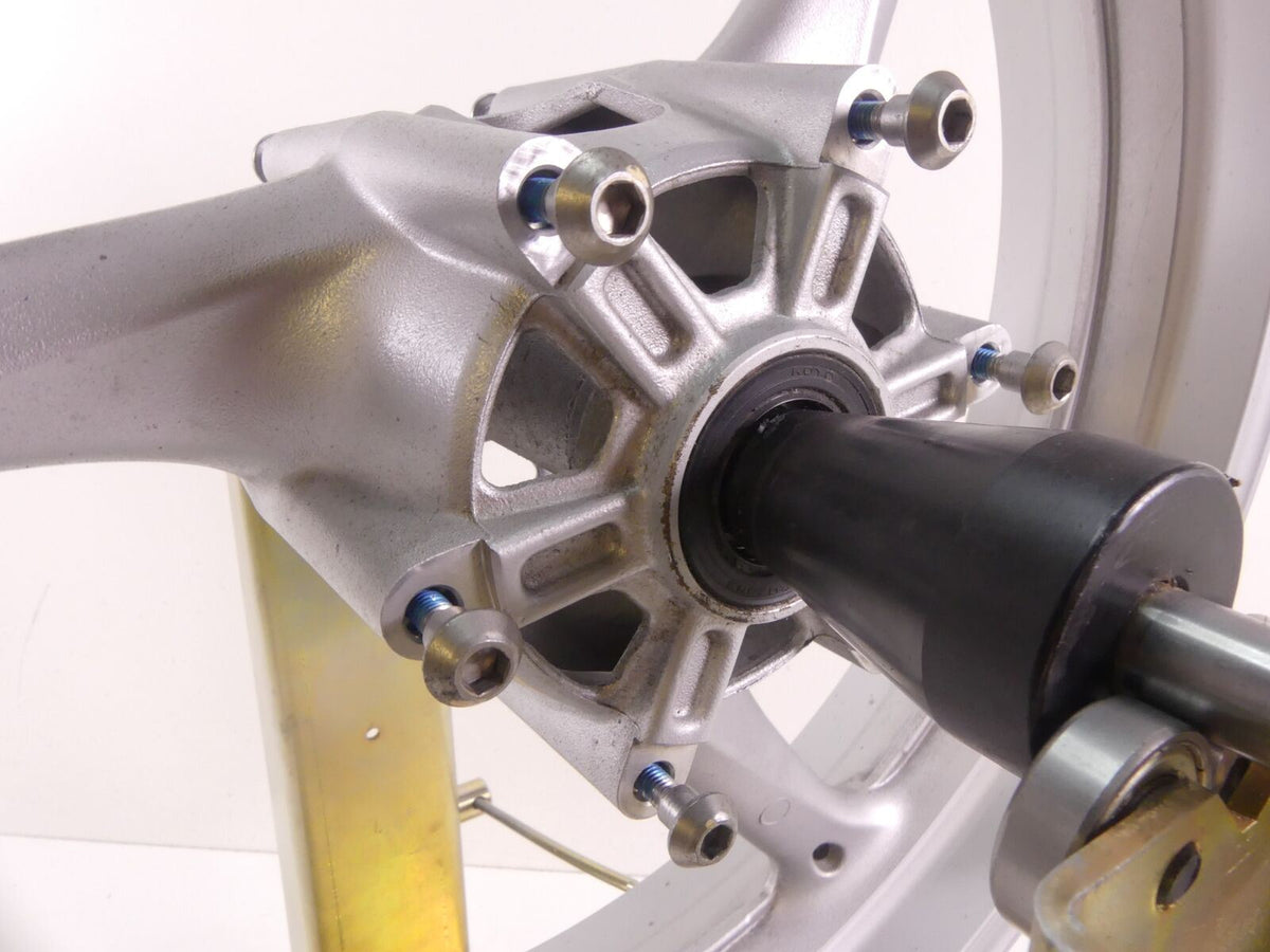 2018 Suzuki GSXR750 Straight Front Wheel Rim 17x3.5 - Nice 54111-14J00-019 {{ shop.shopifyCountryName }} - Mototech271