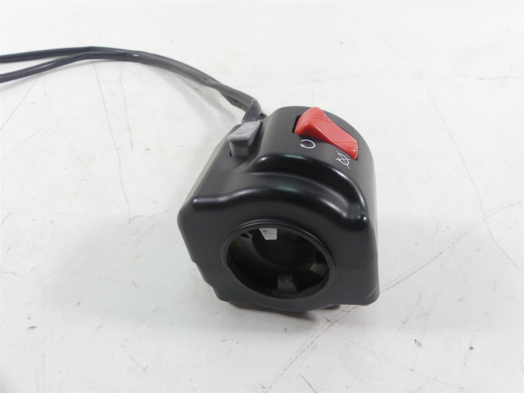 2015 KTM 1190 Adventure R Right Hand Start Stop Control Switch 76011073100 {{ shop.shopifyCountryName }} - Mototech271