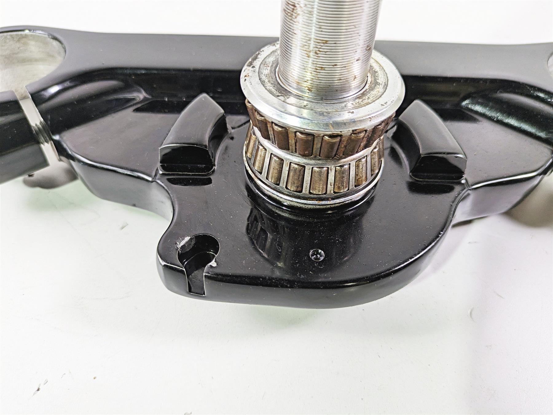 2015 Harley FXDF Dyna Fat Bob Lower Triple Tree Steering Clamp Black 48659-09 {{ shop.shopifyCountryName }} - Mototech271