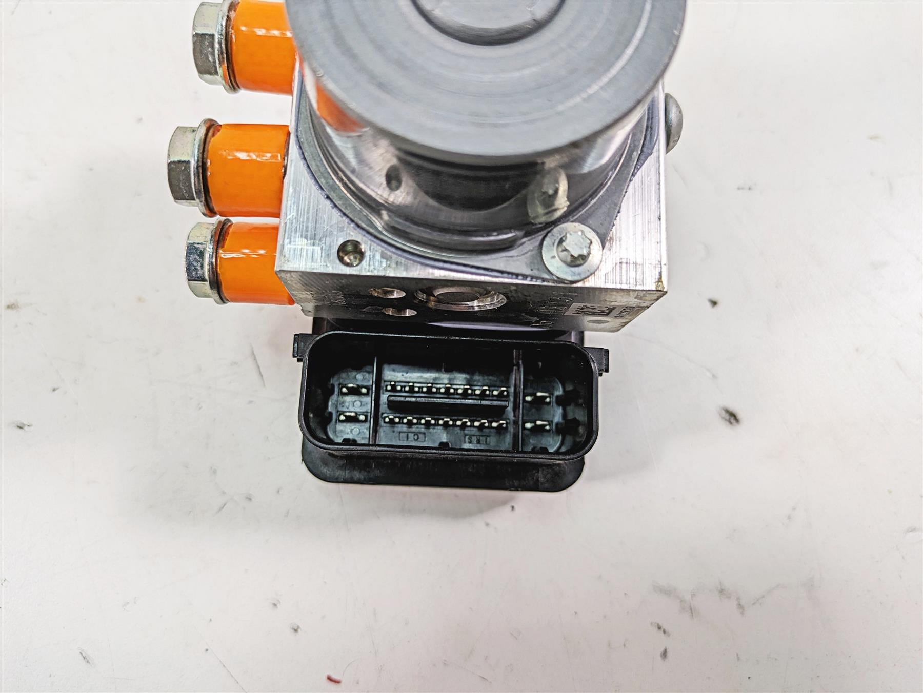 2020 Aprilia Tuono V4 Factory Abs Brake Pump Module Unit 2D000265 2D000264 {{ shop.shopifyCountryName }} - Mototech271