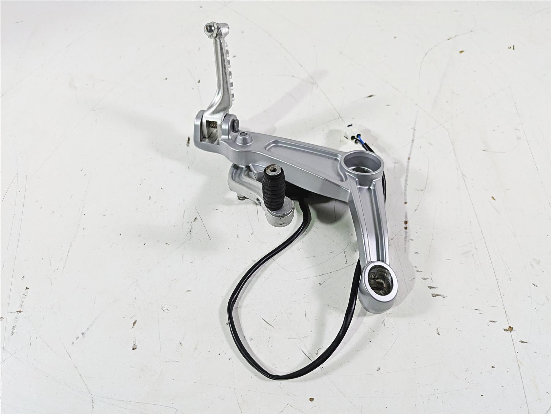 2021 Aprilia RS660 Right Rider Footpeg & Shifter Shift Lever 2B005203 2B006354 {{ shop.shopifyCountryName }} - Mototech271