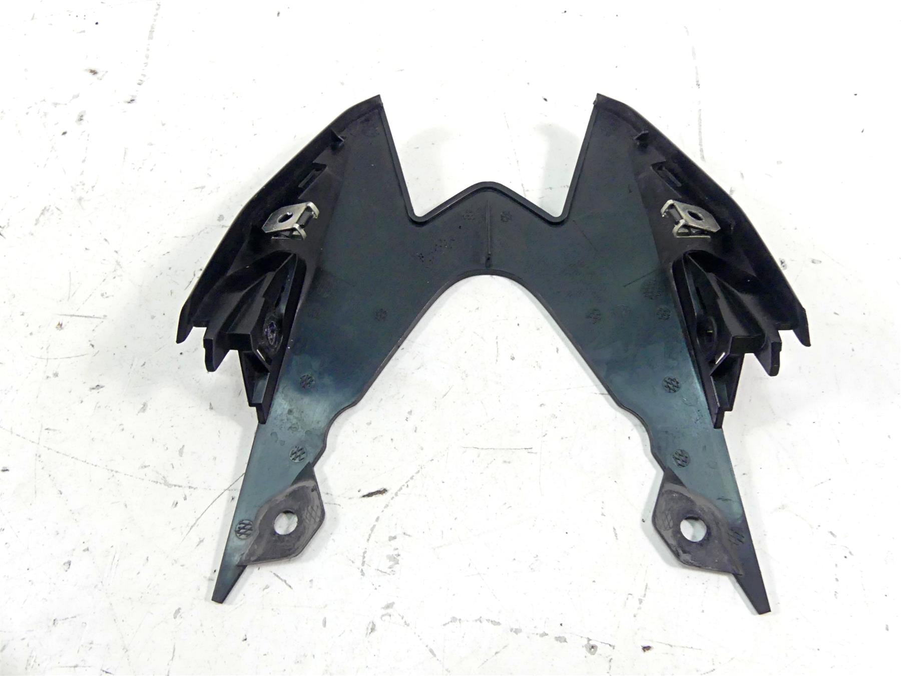 2018 BMW S1000RR K46 Tail Rear Center Cover Fairing Blinker Mount 46628533890 {{ shop.shopifyCountryName }} - Mototech271