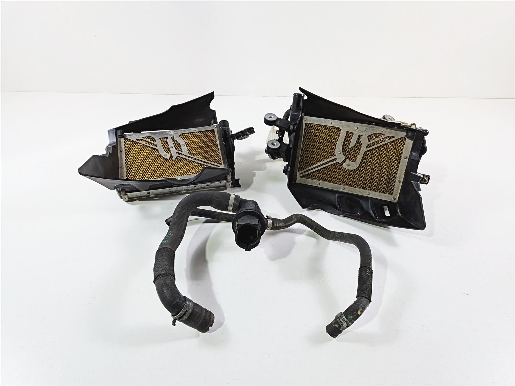 2015 BMW R1200GS K50 Right Left Radiator Fan & Covers -No Leaks 17118546416 {{ shop.shopifyCountryName }} - Mototech271