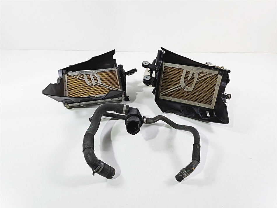 2015 BMW R1200GS K50 Right Left Radiator Fan & Covers -No Leaks 17118546416 {{ shop.shopifyCountryName }} - Mototech271