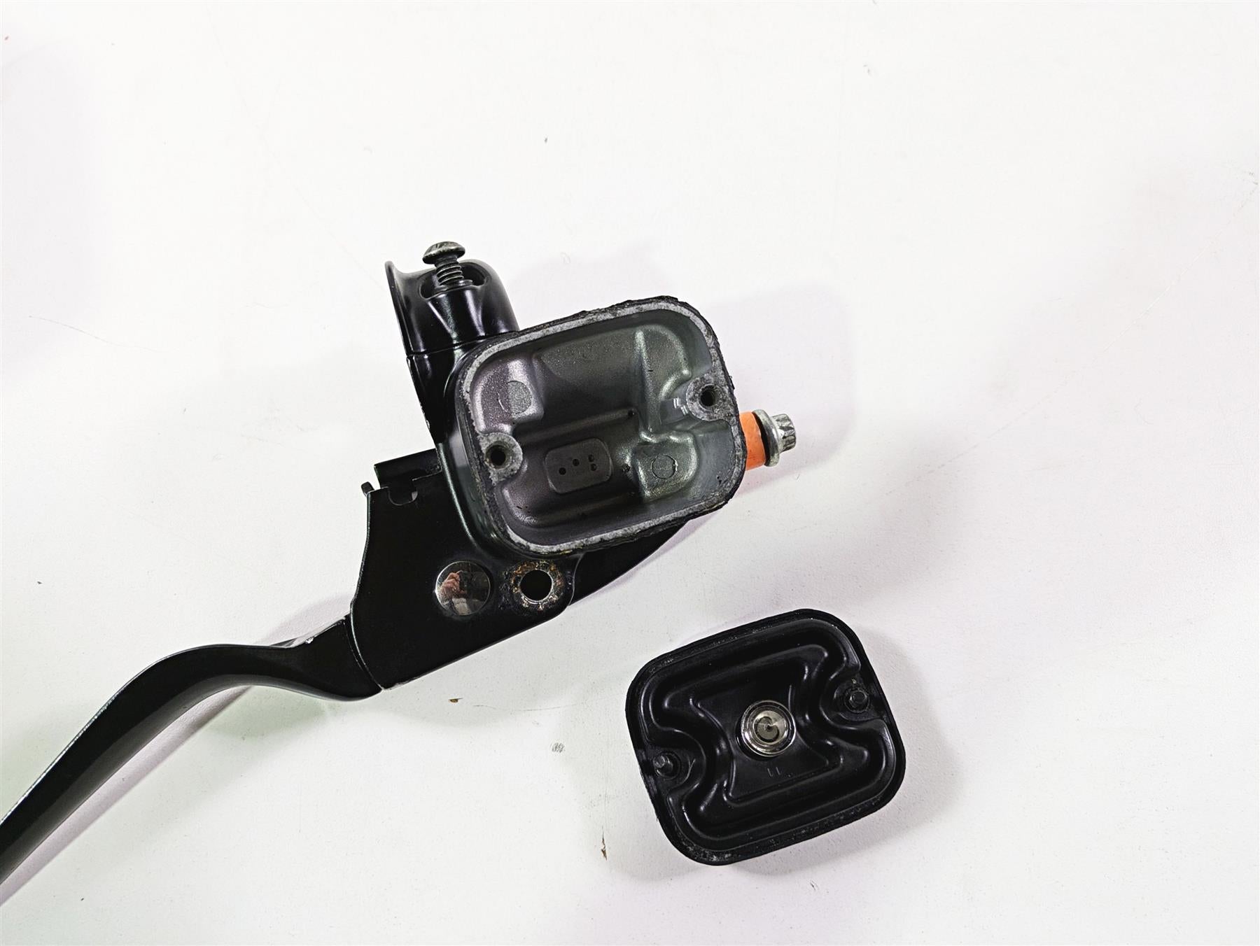 2014 Harley FXDL Dyna Low Rider Front Brake Master Cylinder 11/16" Set 45170-08F {{ shop.shopifyCountryName }} - Mototech271