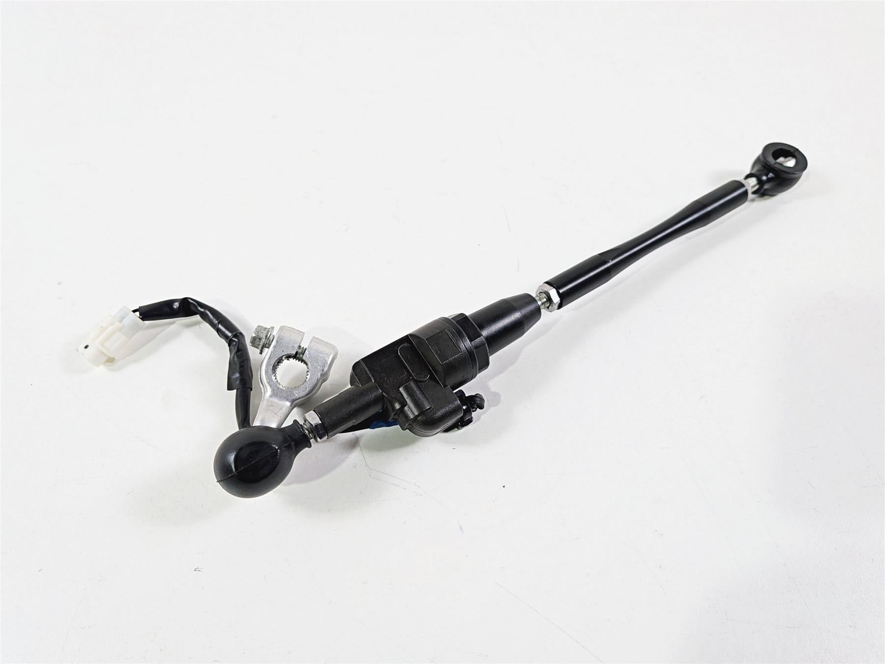 2016 Yamaha YZF R1 RN32 Quickshifter Quick Shifter Assist 2CR-82470-00-00 {{ shop.shopifyCountryName }} - Mototech271