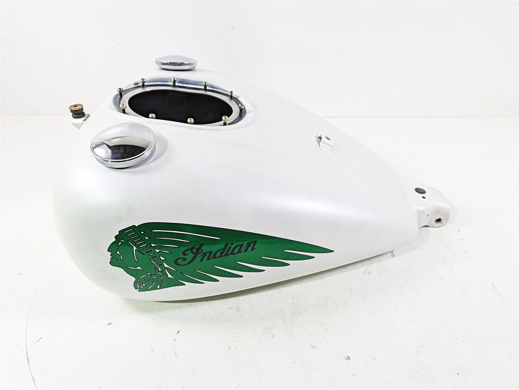 2018 Indian Chieftain Limited Fuel Gas Petrol Tank - Custom Logo 1021997 {{ shop.shopifyCountryName }} - Mototech271