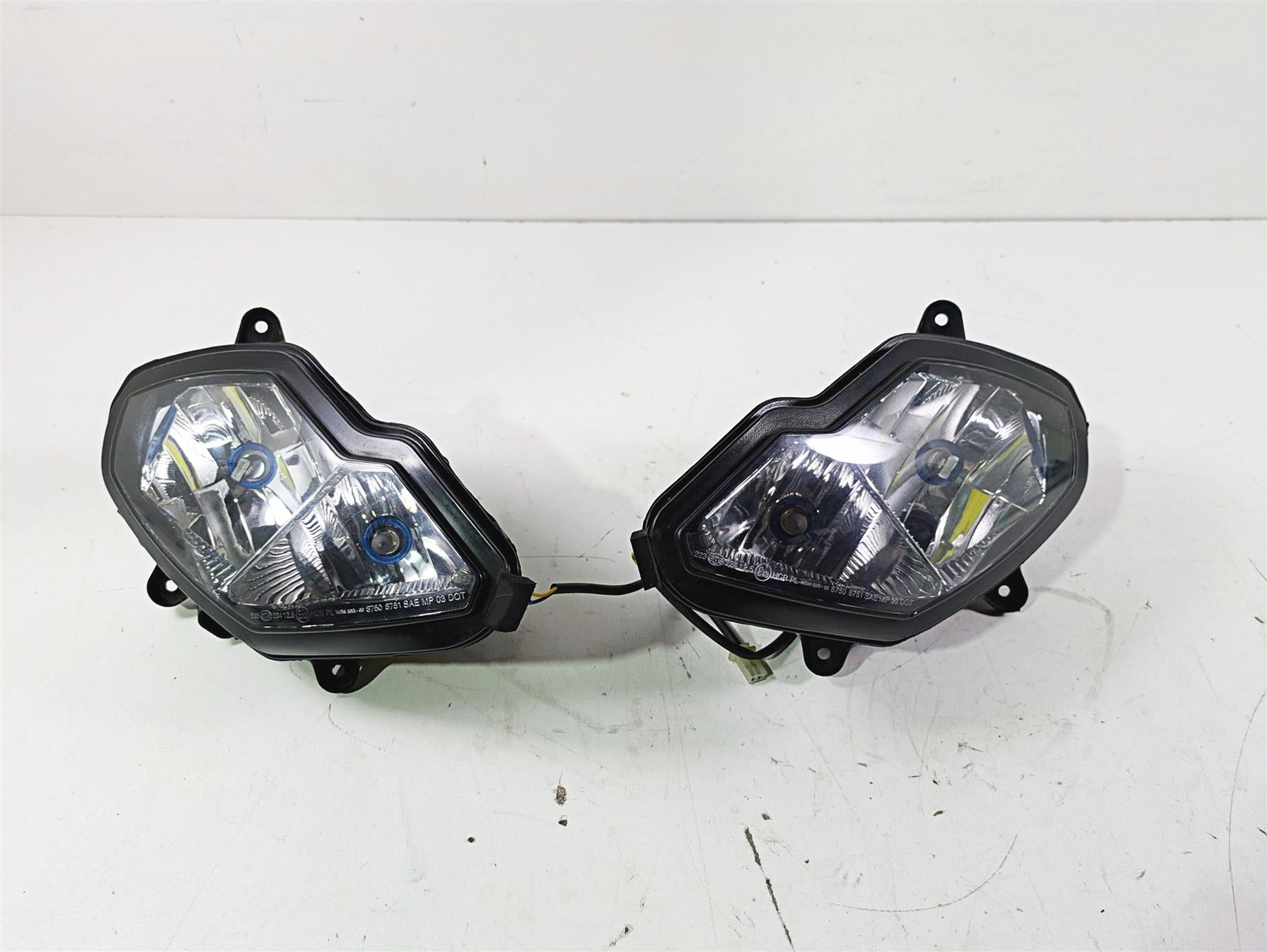 2008 Aprilia RSVR 1000 Factory Headlight Led Head Light Lamp Set AP8127152 {{ shop.shopifyCountryName }} - Mototech271