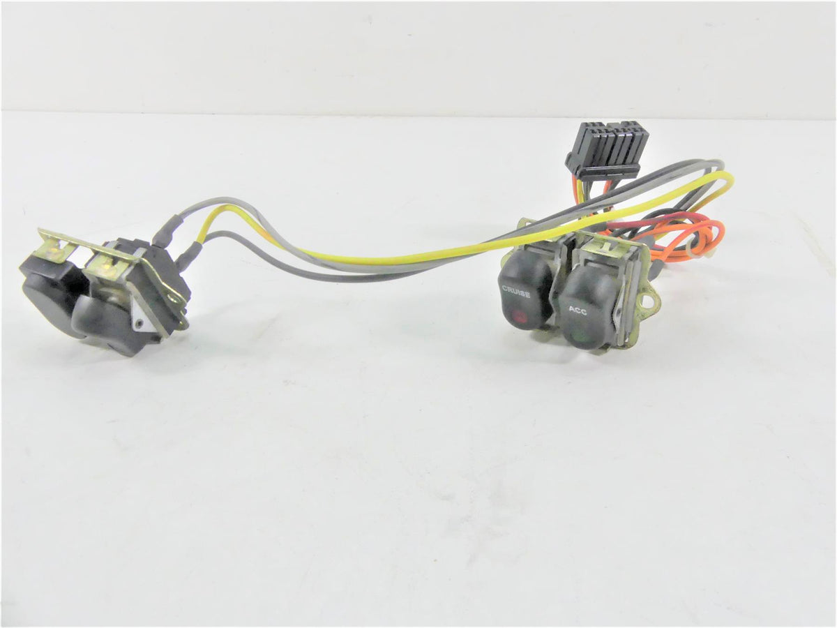 2010 Harley Touring FLHX Street Glide Auxiliary Cruise Acc Spot Switch 70219-08 {{ shop.shopifyCountryName }} - Mototech271