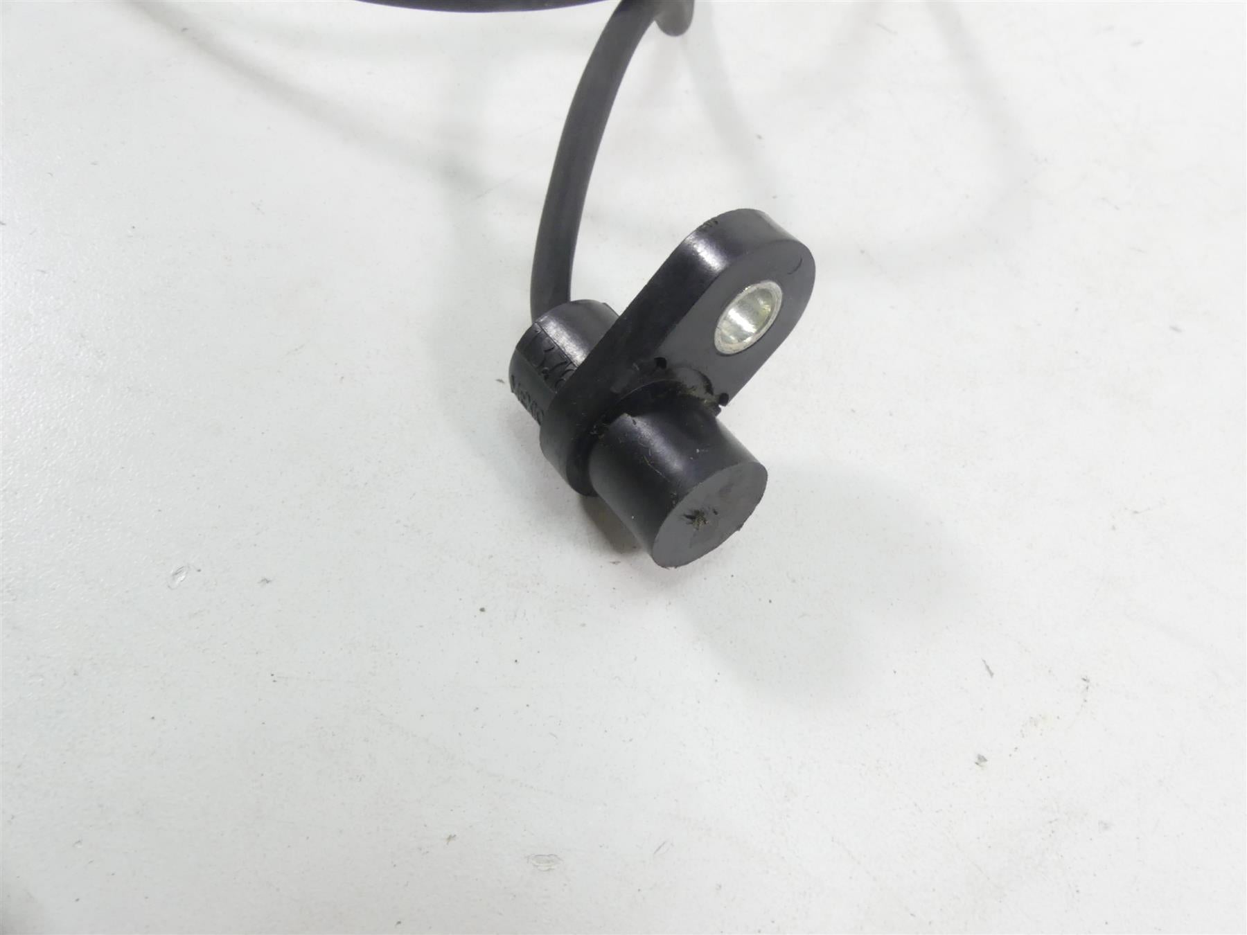 2016 Indian Chieftain Dark Horse Front Abs Brake Wheel Speed Sensor 4013251 {{ shop.shopifyCountryName }} - Mototech271
