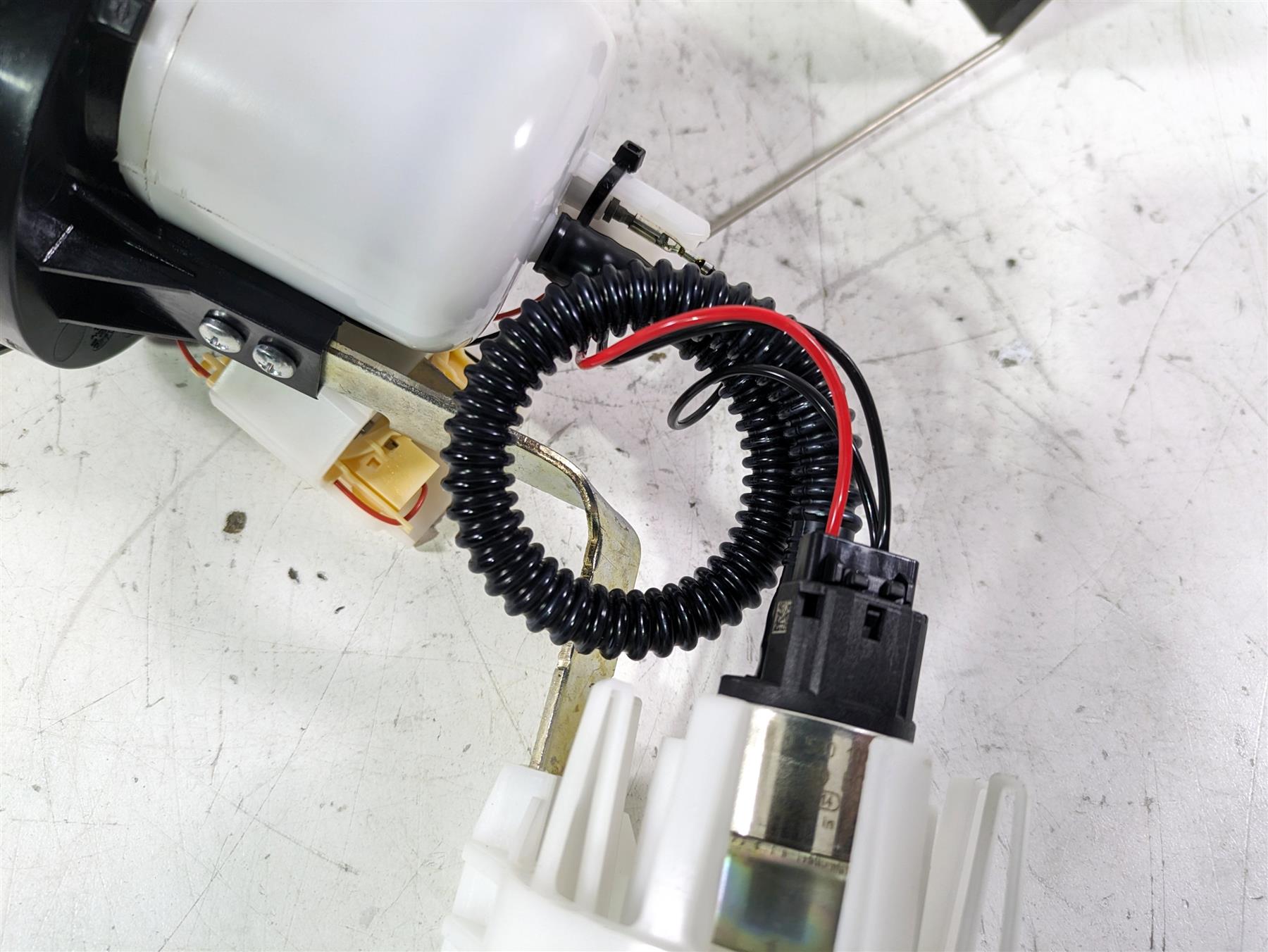2022 BMW R1250 RT K052 Fuel Gas Petrol Pump & Sender 16148393577 {{ shop.shopifyCountryName }} - Mototech271