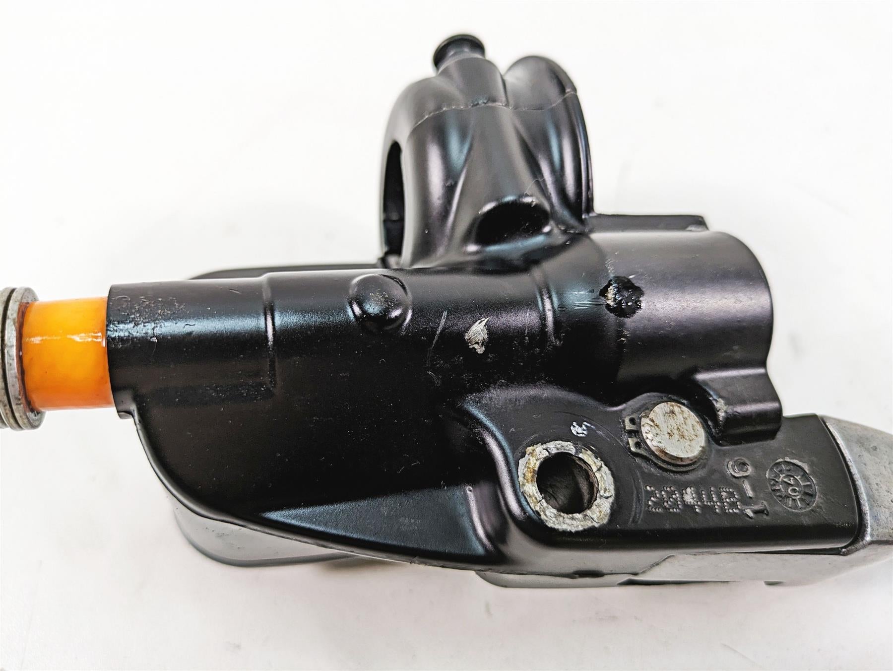 2005 Harley Dyna FXDL Low Rider Front Brake Master Cylinder 9/16" 45019-96F {{ shop.shopifyCountryName }} - Mototech271