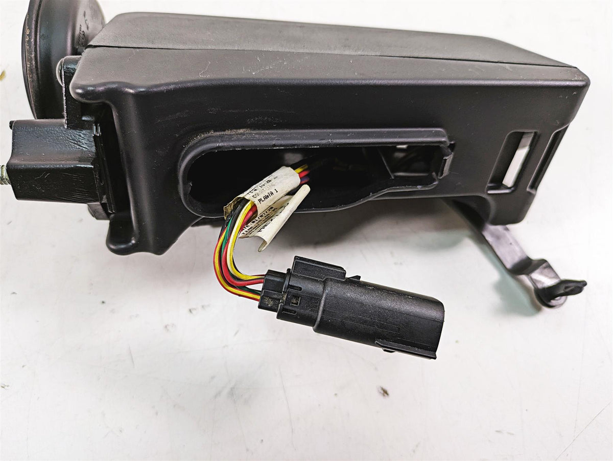 2020 Harley Softail FXBB Street Bob Horn + Media Usb Wiring Box 69201654 {{ shop.shopifyCountryName }} - Mototech271