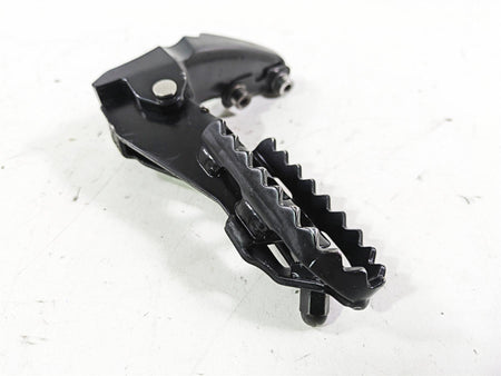 2020 Triumph Street Scrambler 900 Left Rider Footpeg Foot Peg T2082356 {{ shop.shopifyCountryName }} - Mototech271