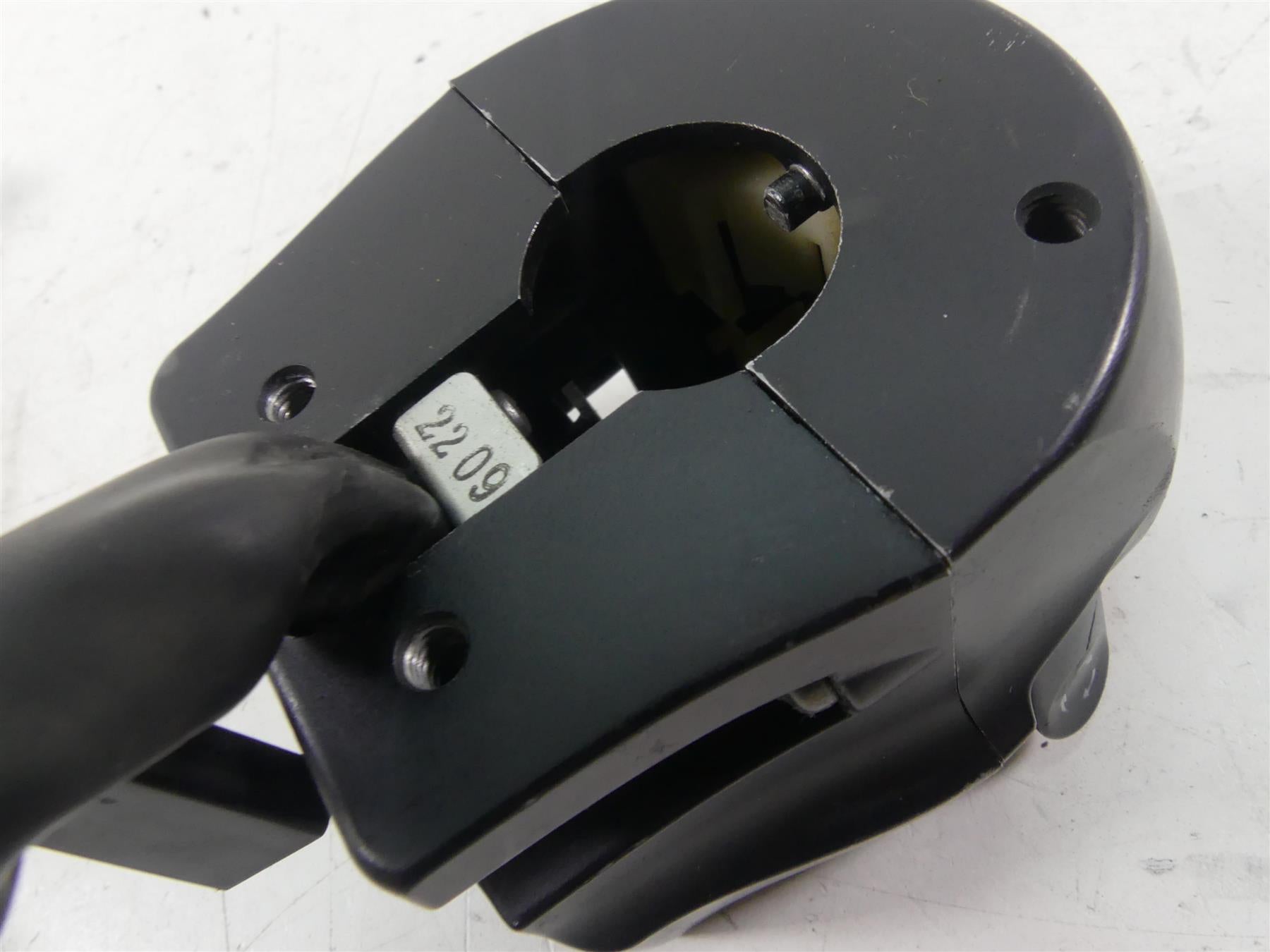 2012 Victory Cross Country Left Hand Turn Signal Horn Control Switch 4012119 {{ shop.shopifyCountryName }} - Mototech271