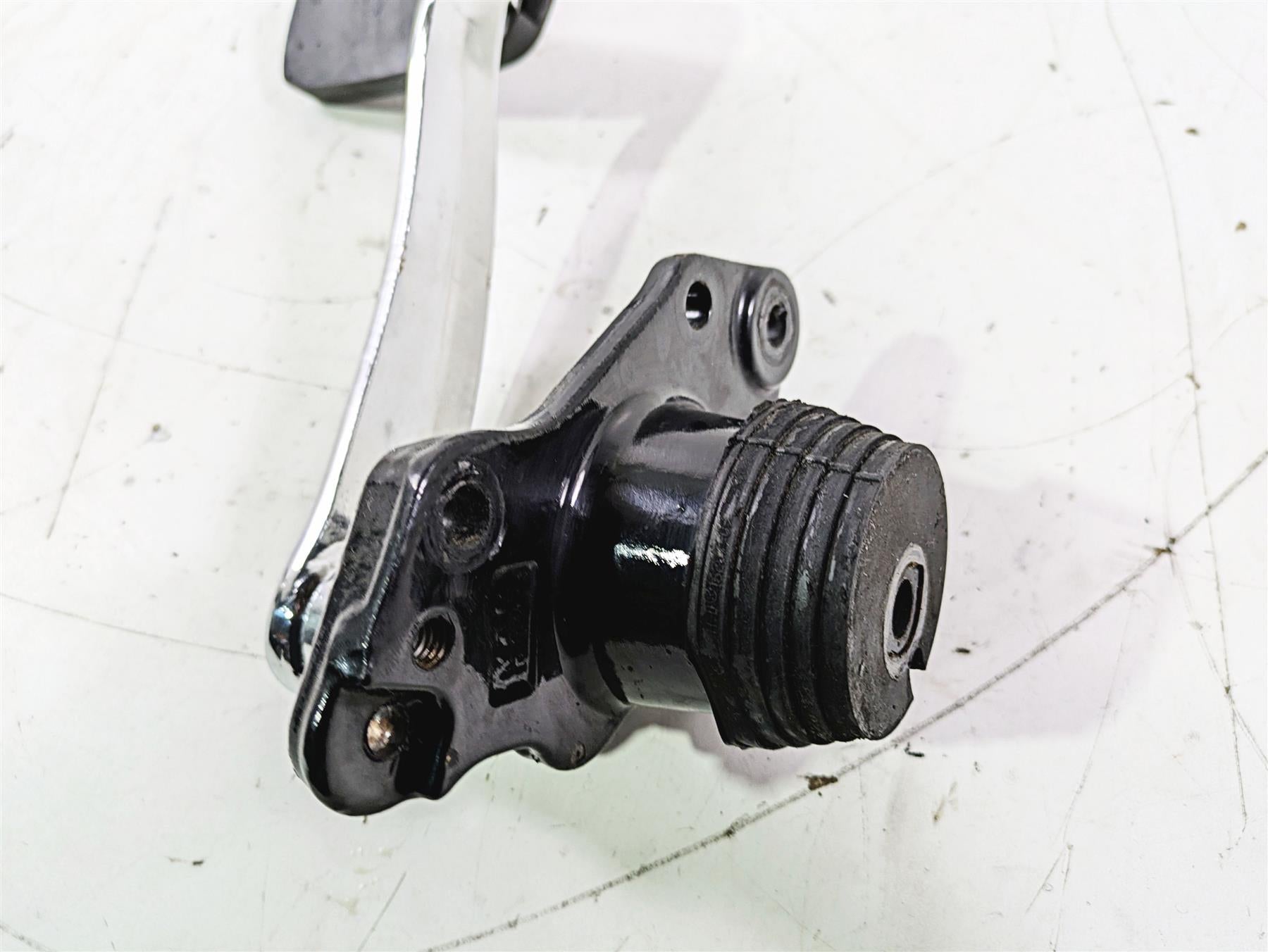 2015 Harley Touring FLHTKL E -Glide Low Right Brake Lever Pedal Set 50600067 {{ shop.shopifyCountryName }} - Mototech271