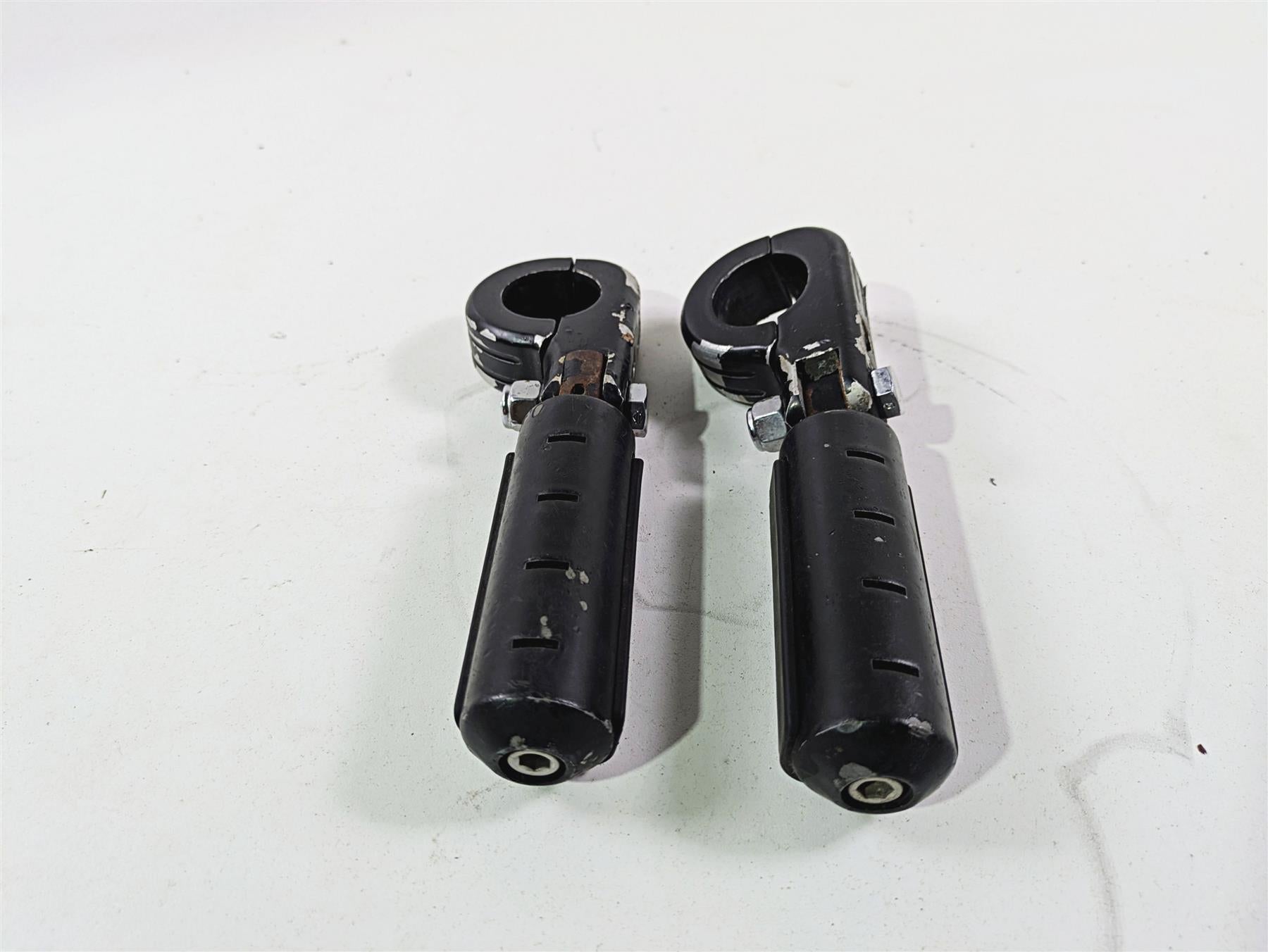 2018 Harley FLHCS Softail Heritage 115th Highway Crash Bar Footpeg Set 54234-10A {{ shop.shopifyCountryName }} - Mototech271