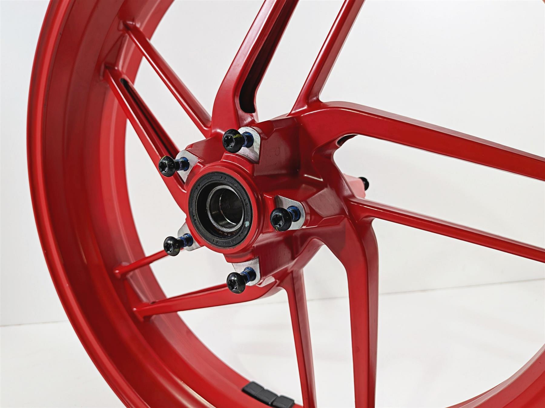 2019 Ducati 959 Panigale Straight 17x3.5 Front Wheel Red Rim 50121542AA {{ shop.shopifyCountryName }} - Mototech271