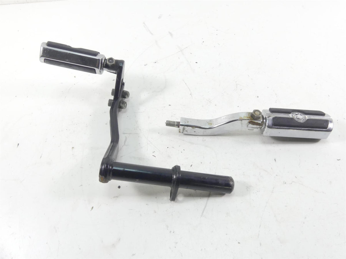 1998 Harley Dyna FXDL Low Rider Rear Passenger Foot Peg Set + Mount Arm 52740-94 {{ shop.shopifyCountryName }} - Mototech271