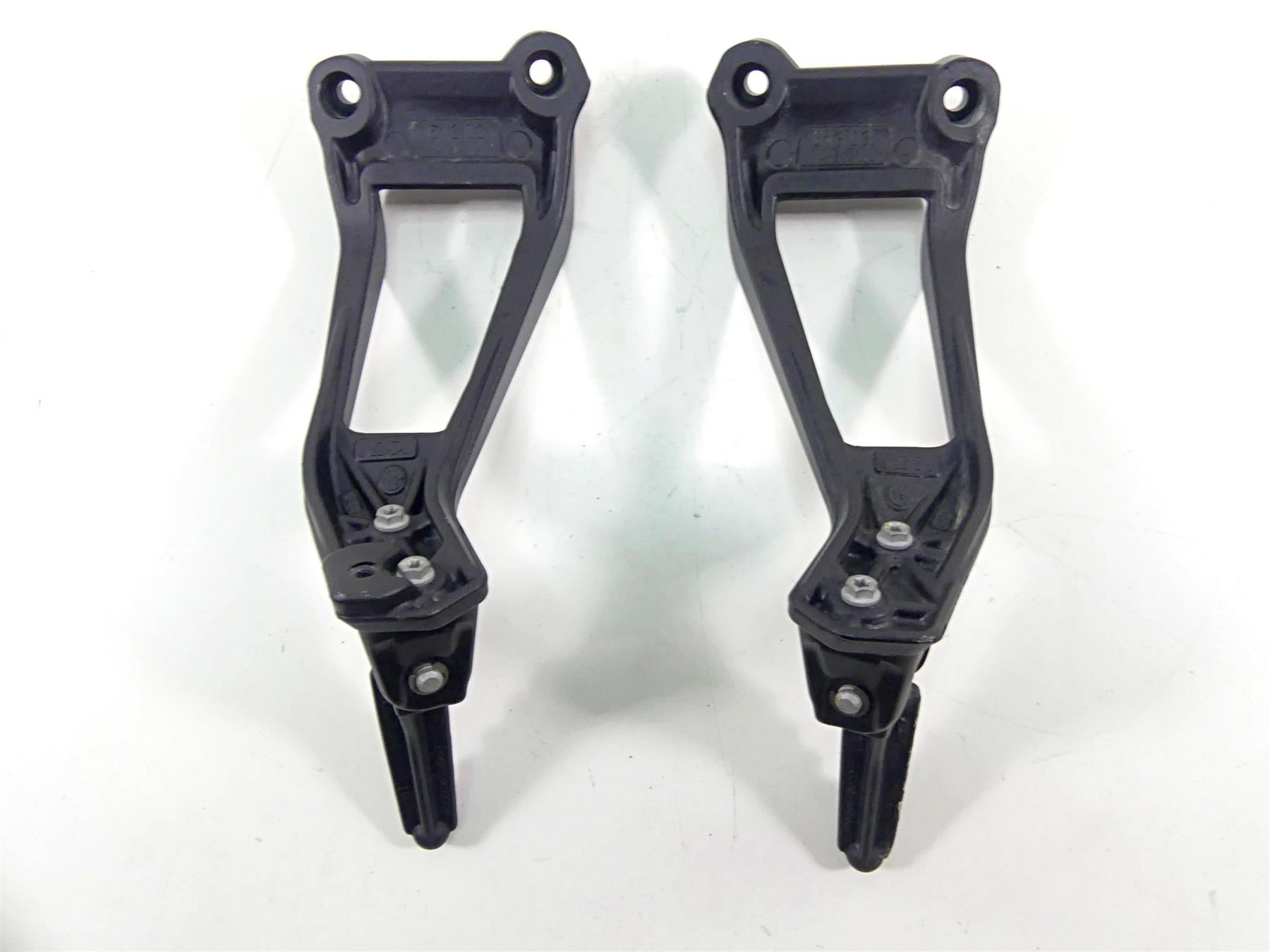 2016 KTM 1290 Super Duke R Rear Passenger Footpeg Foot Peg Set 6130304800033S {{ shop.shopifyCountryName }} - Mototech271