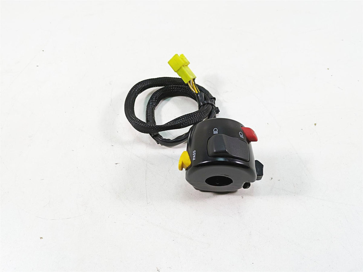 2016 Suzuki M109R VZR1800 Left Hand Turn Signal Control Switch 37400-48GB0 {{ shop.shopifyCountryName }} - Mototech271