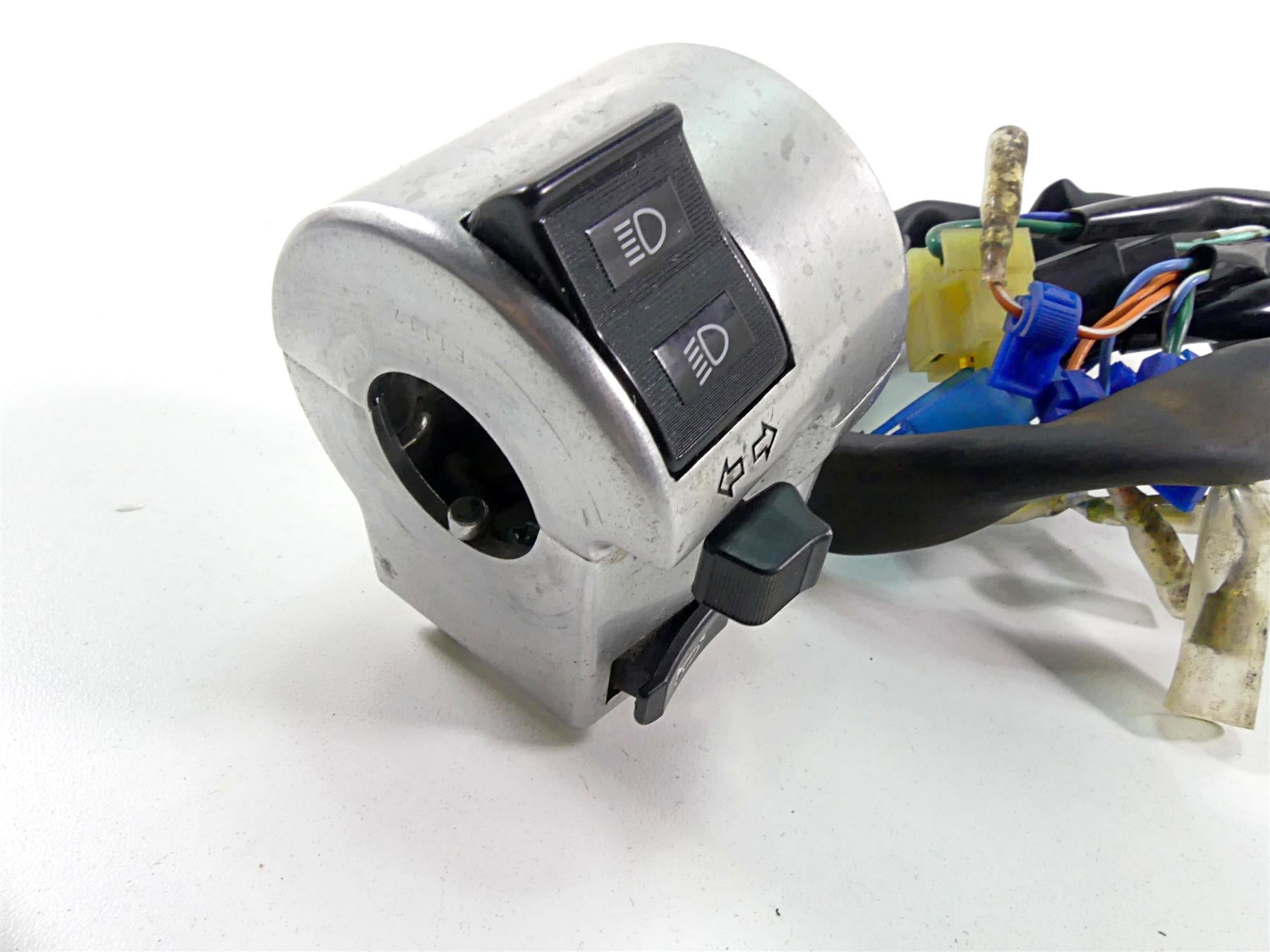 2002 Honda VTX1800 R Left Hand Light Blinker Control Switch 35020-MCH-000 {{ shop.shopifyCountryName }} - Mototech271